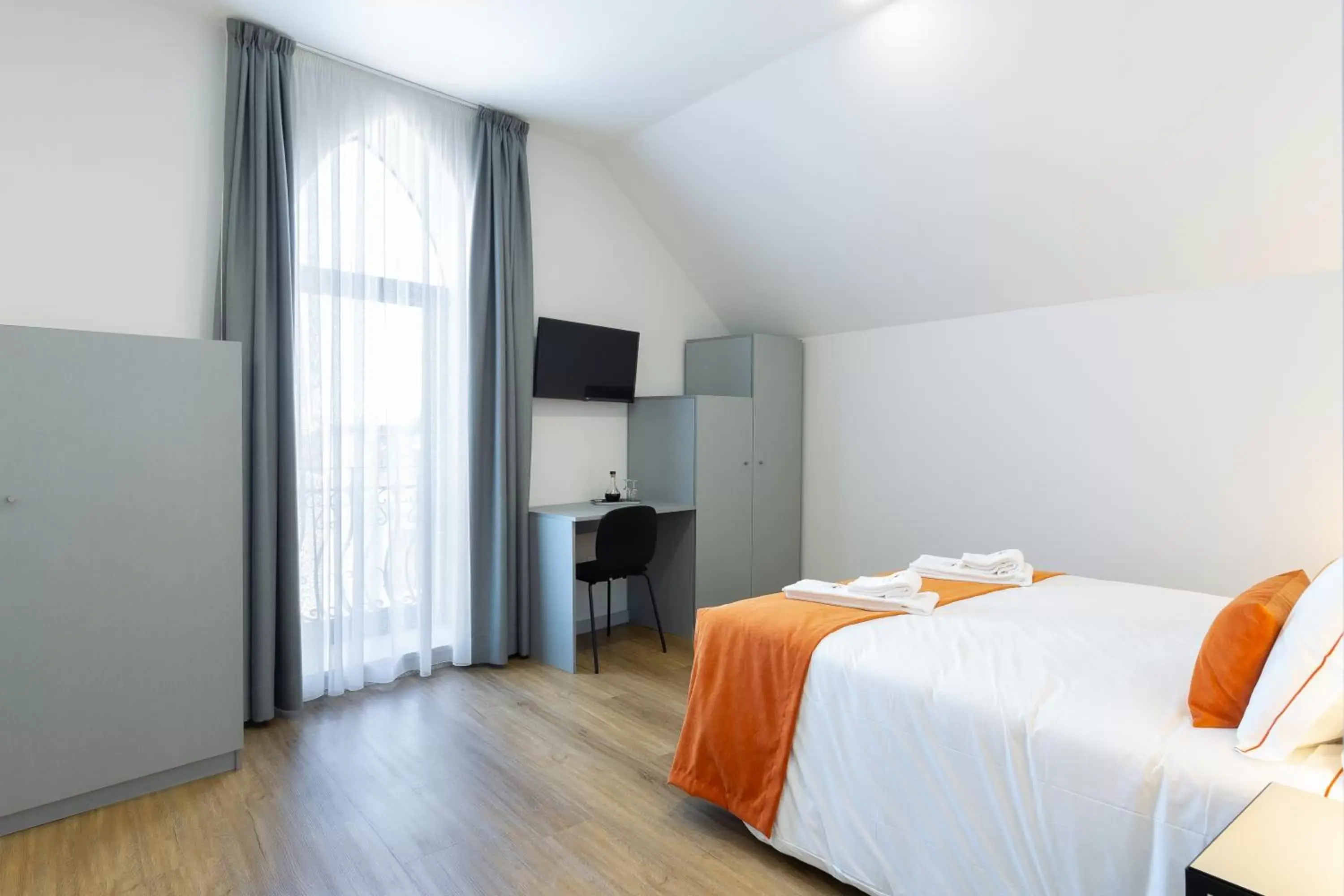 Bed in Serra do Pilar Porto Suites