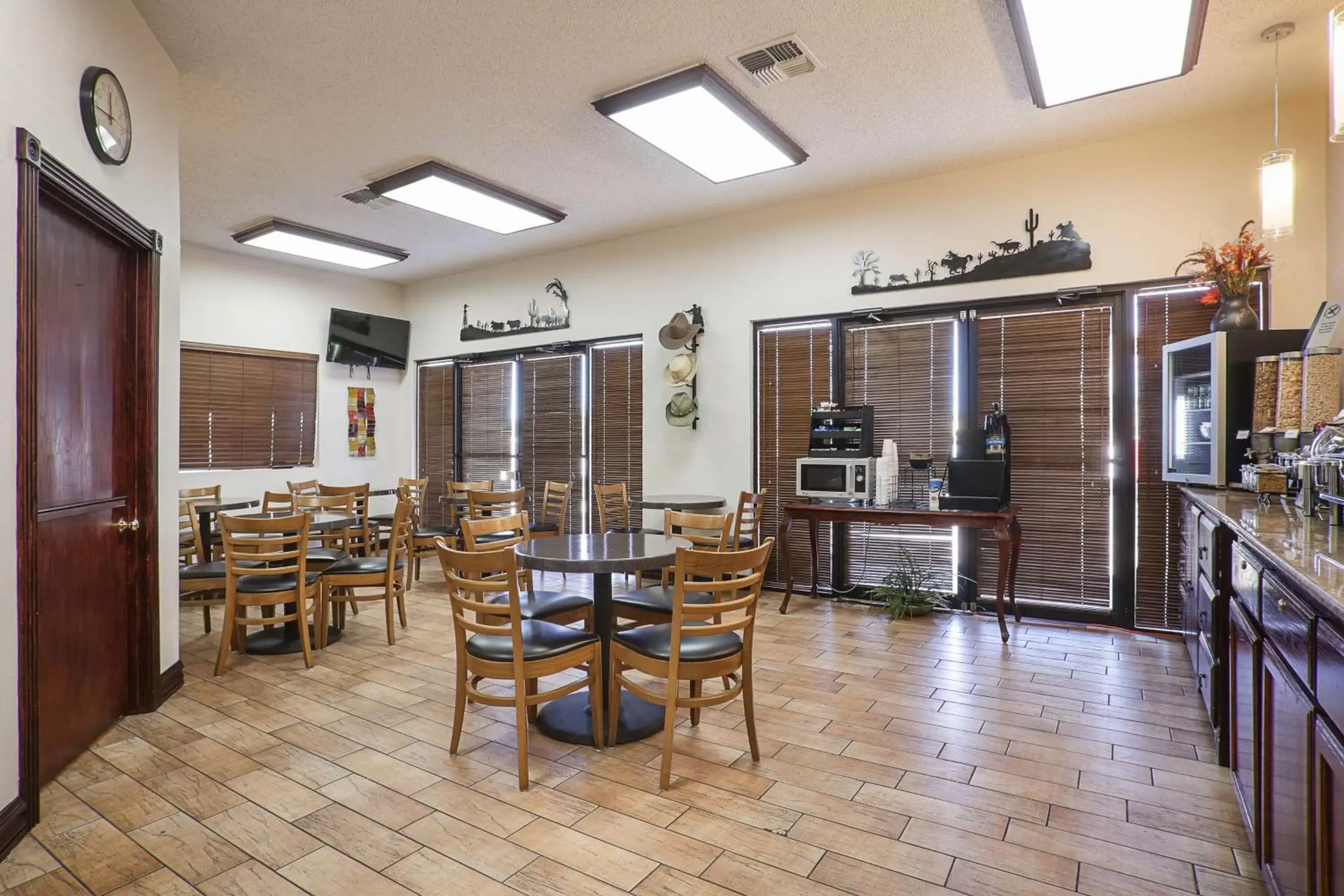 Restaurant/Places to Eat in Best Western Superstition Springs Inn