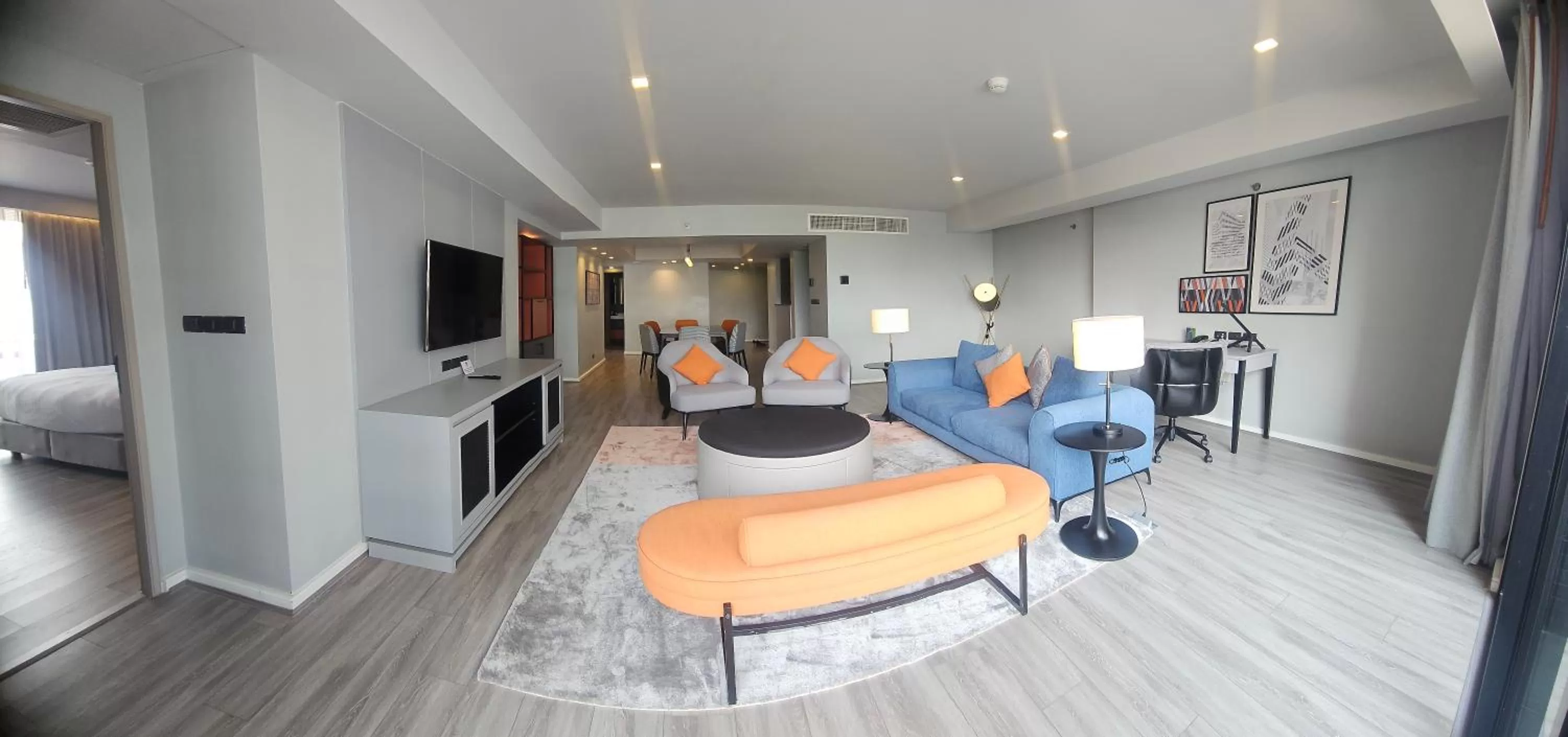 Living room in Oakwood Residence Sukhumvit Thonglor Bangkok