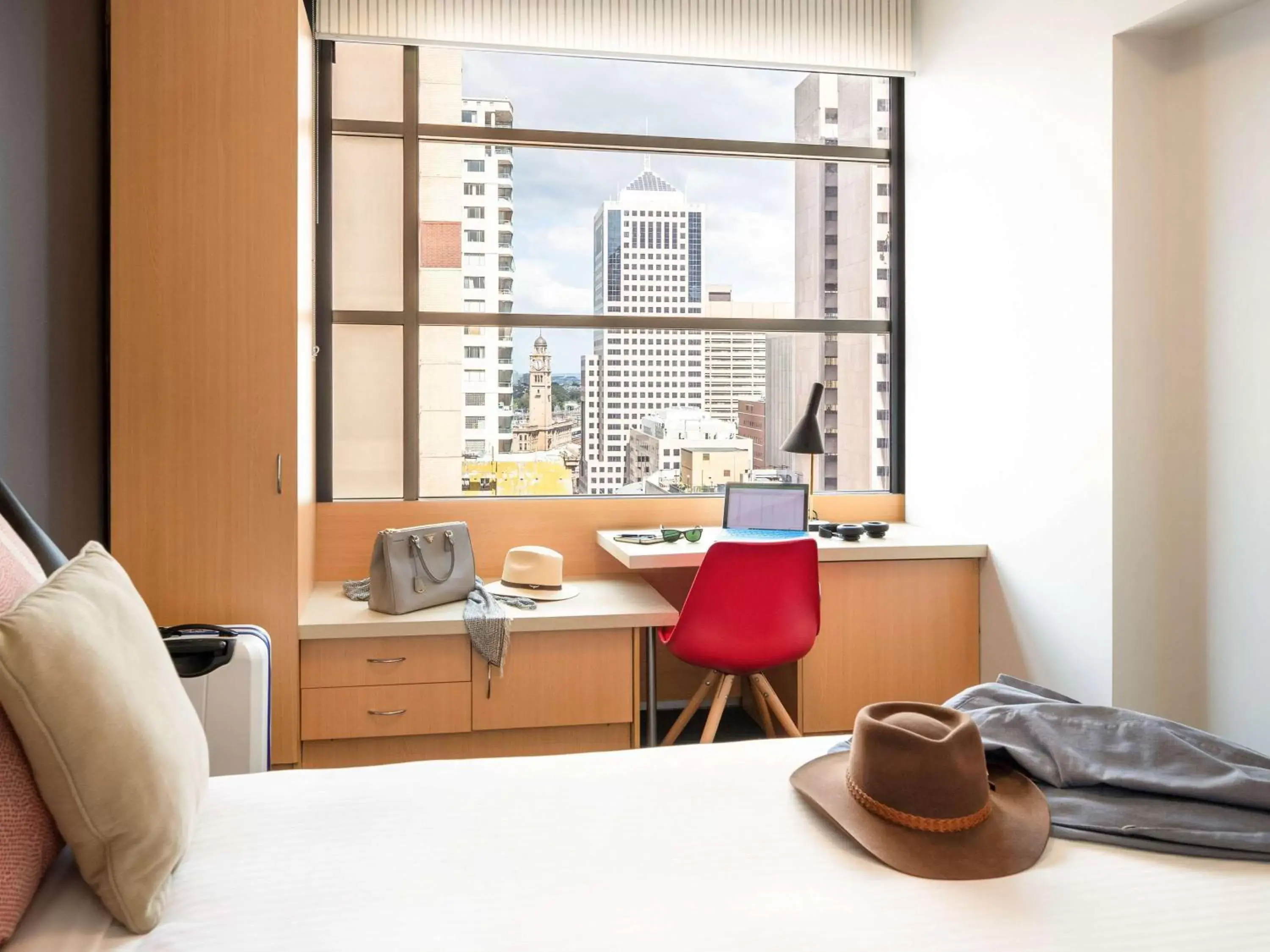 Photo of the whole room in ibis Sydney World Square