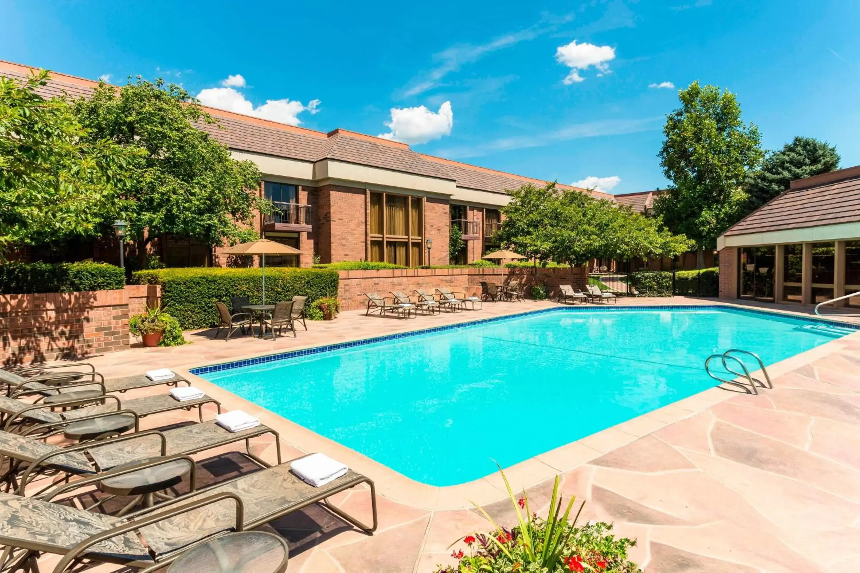 Swimming Pool in Sheraton Salt Lake City