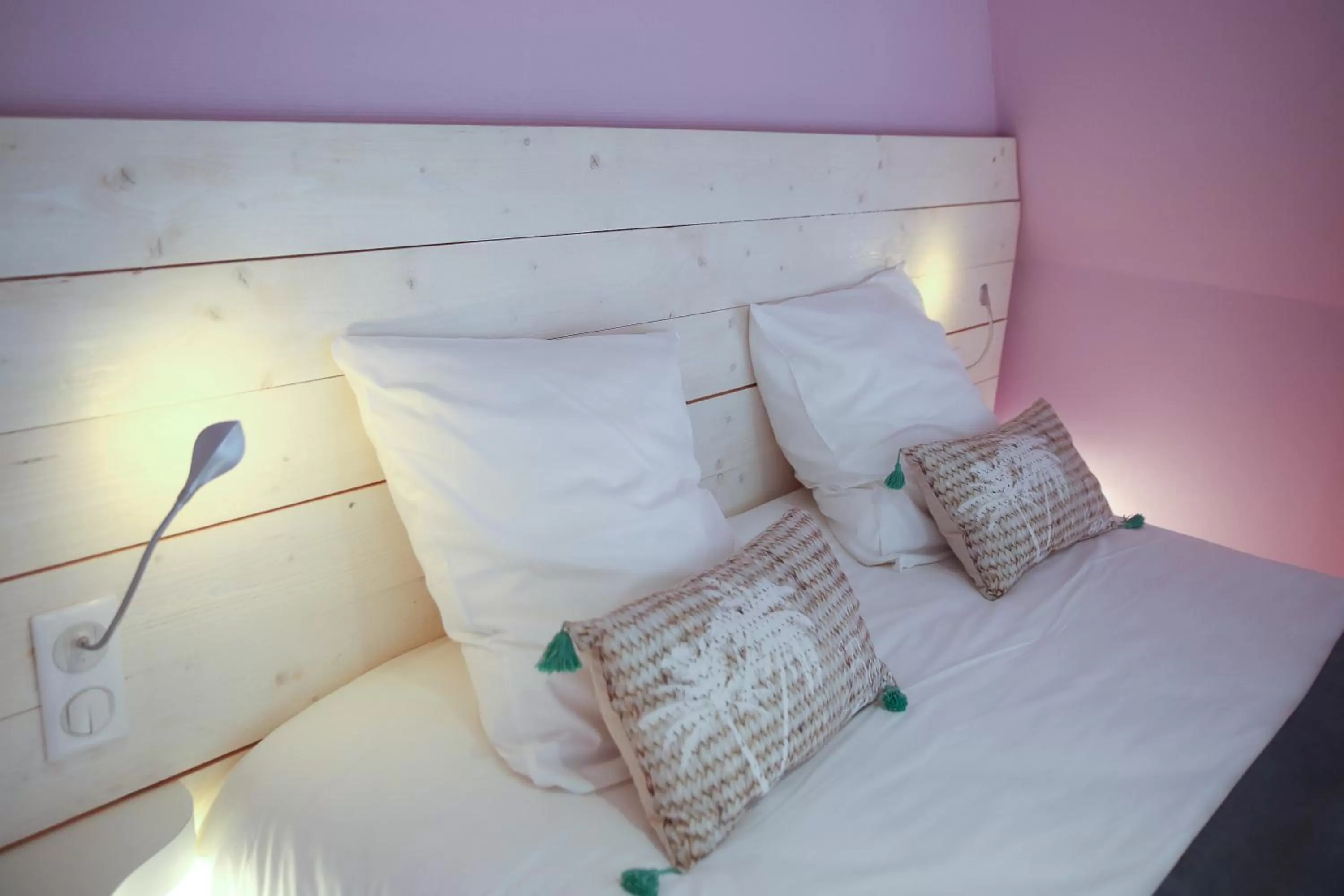 Bed in Hôtel La Couronne