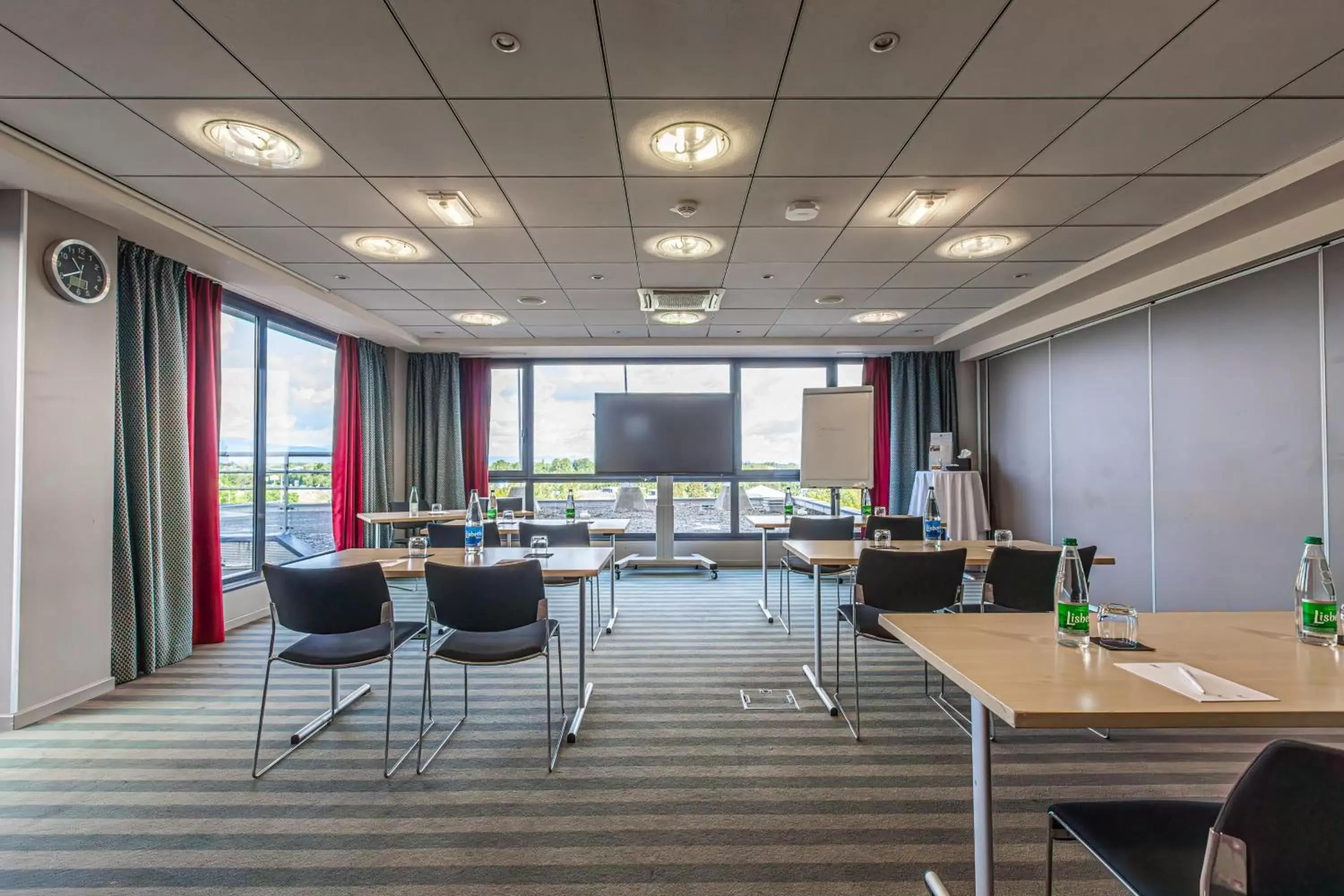 Meeting/conference room in Holiday Inn Mulhouse, an IHG Hotel