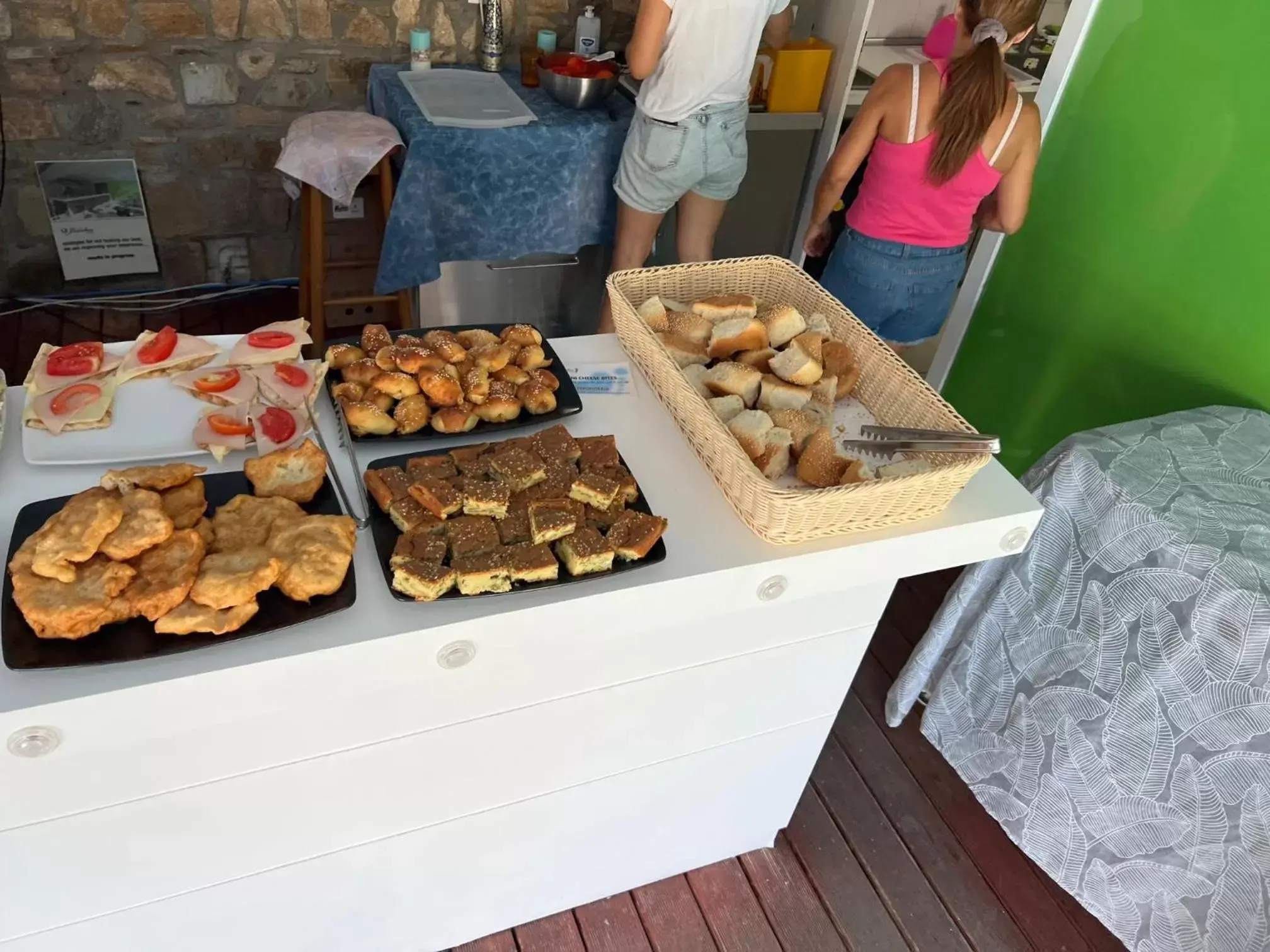 Buffet breakfast in Macedon