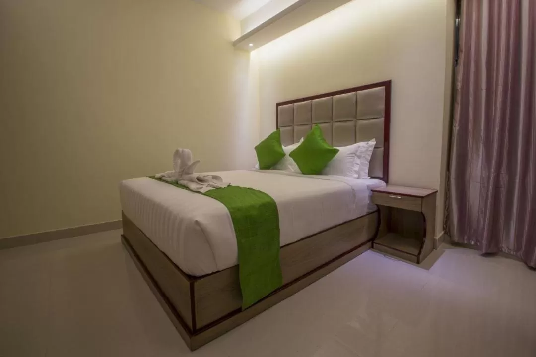 Bedroom, Bed in Hotel Mira Garden