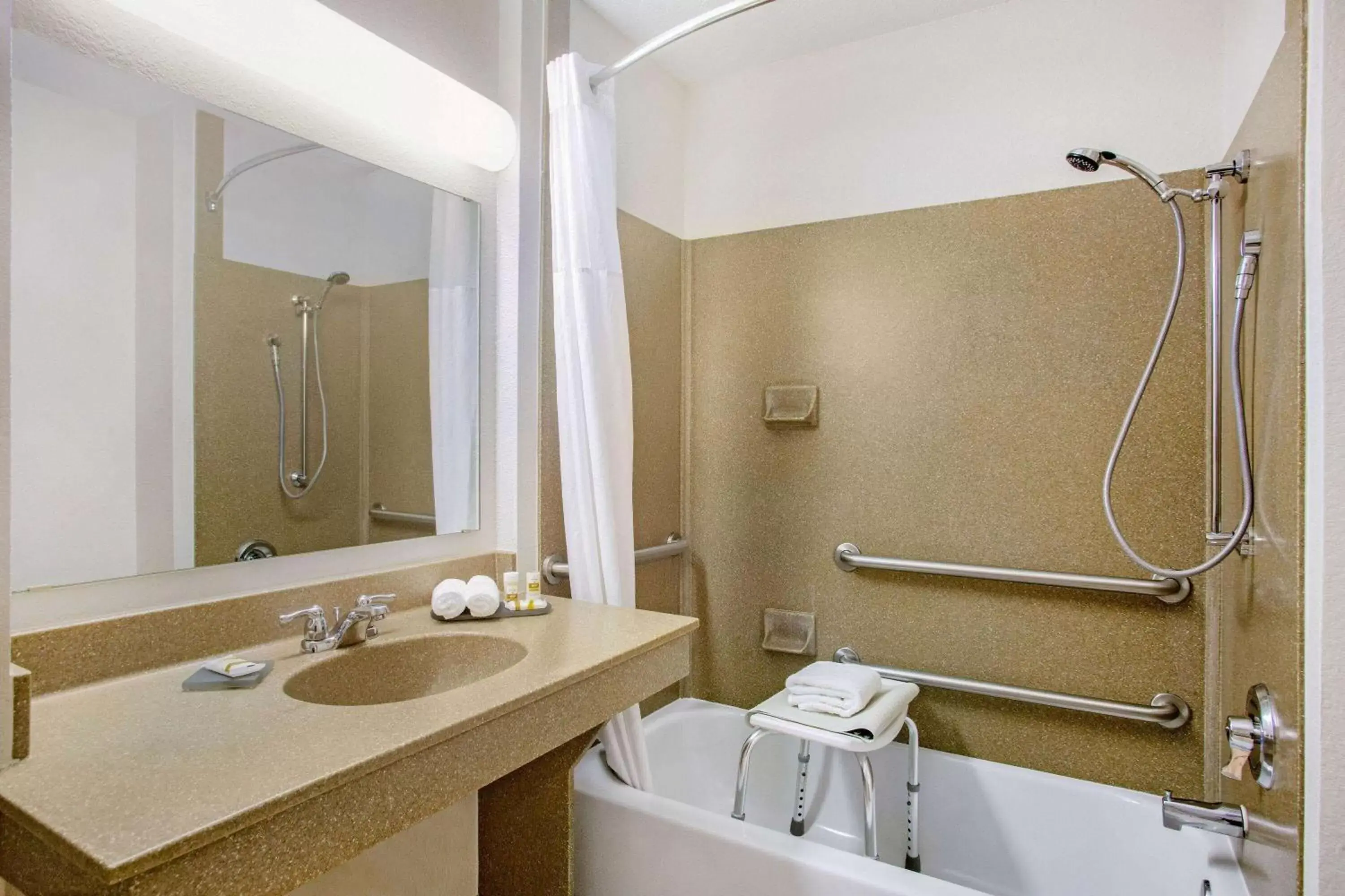 Bathroom in La Quinta by Wyndham Springfield Airport Plaza