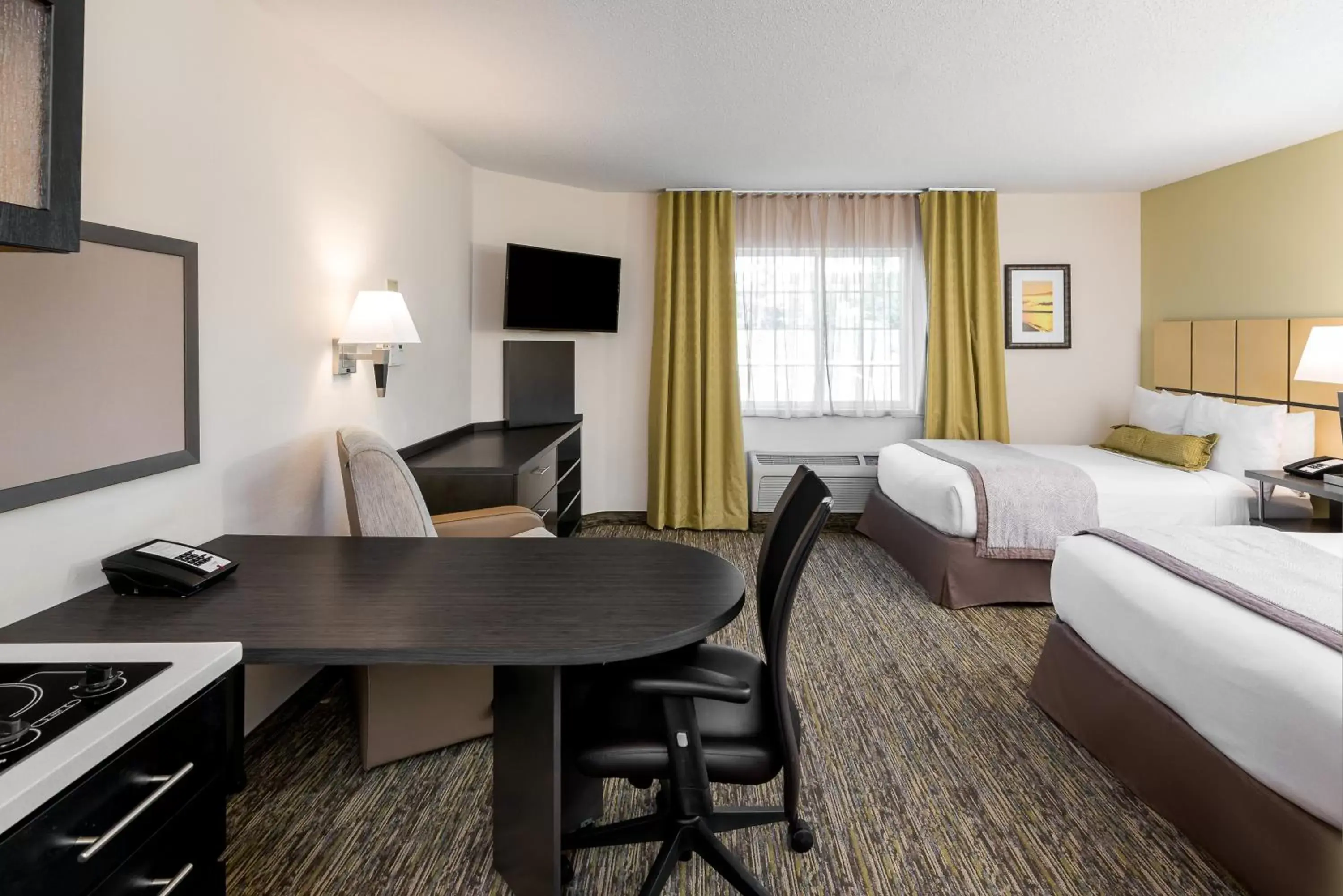 Photo of the whole room in Candlewood Suites Sterling, an IHG Hotel