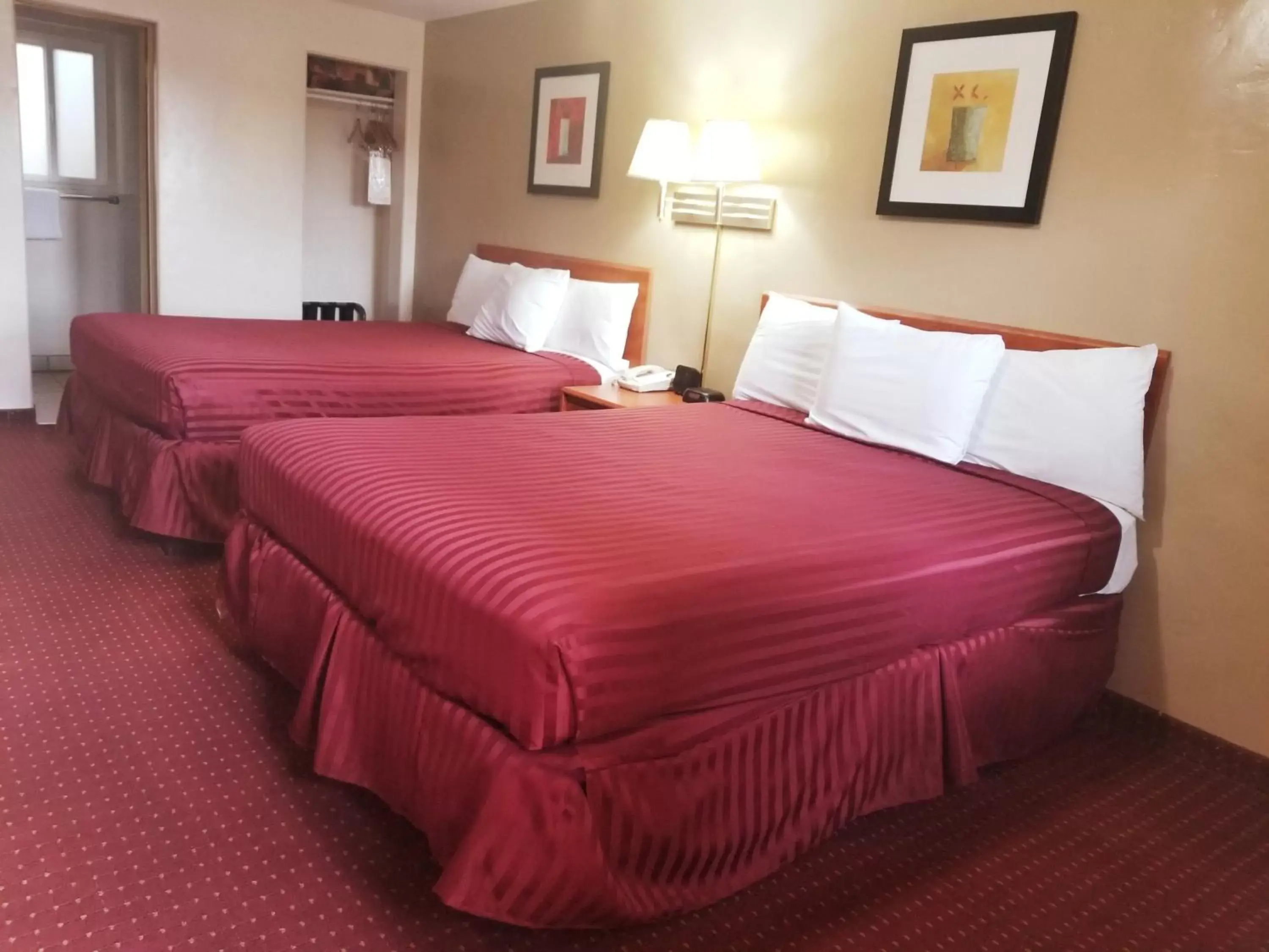 Bed in Americas Best Value Inn-Williams/Grand Canyon