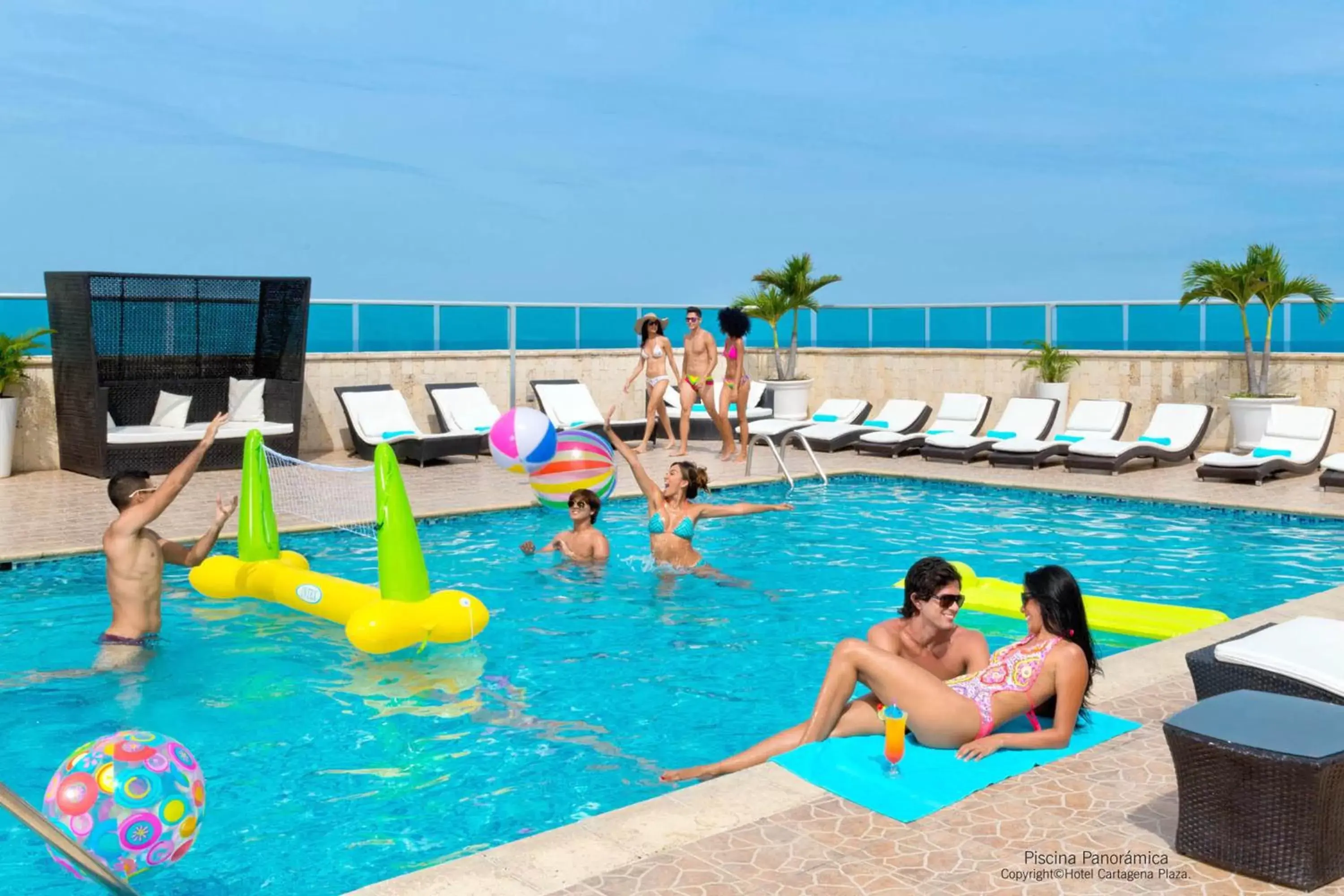 Swimming Pool in Hotel Cartagena Plaza