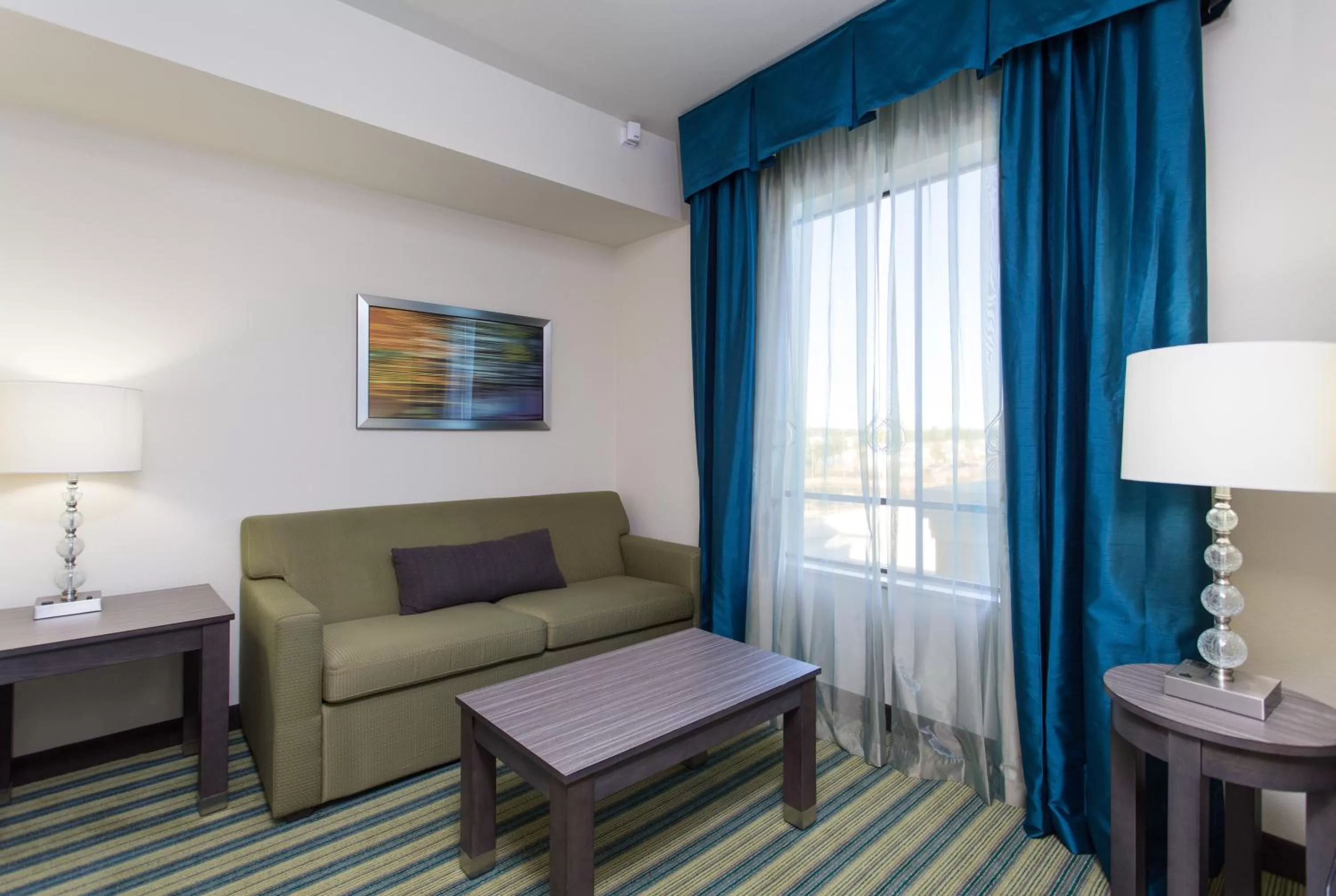 Photo of the whole room in Holiday Inn Texarkana Arkansas Convention Center by IHG