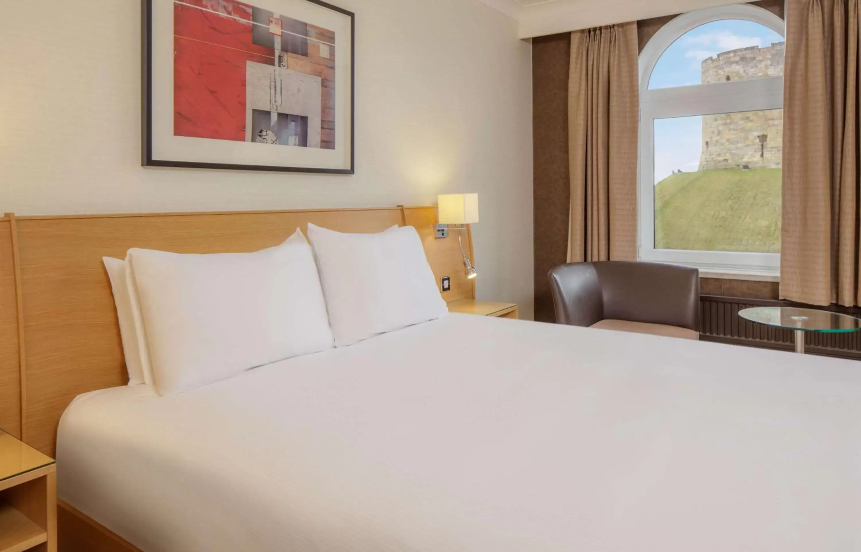 Deluxe Double Room with View in Hilton York Deluxe Double Room with View in Hilton York