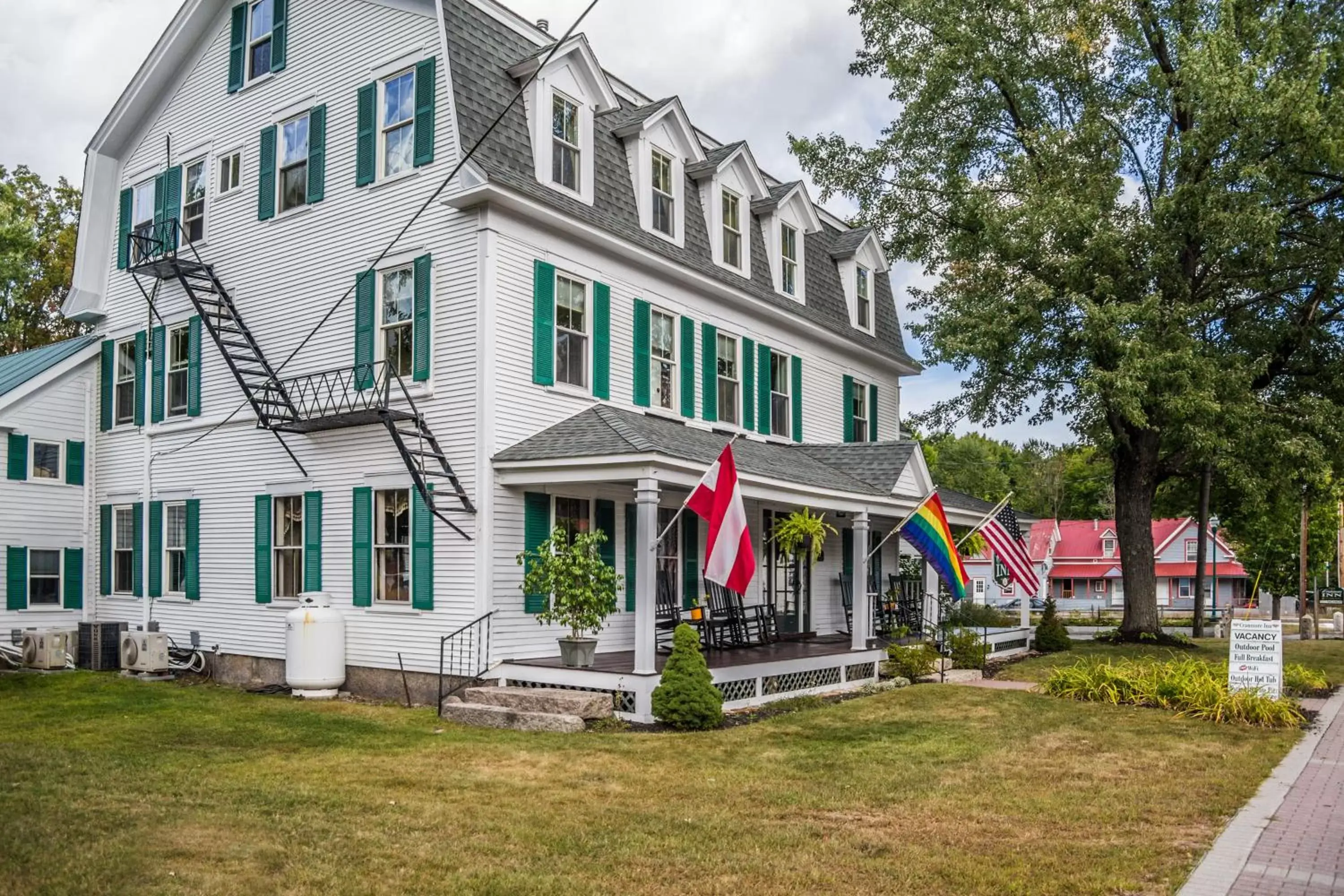 Facade/entrance, Property Building in Cranmore Inn and Suites, a North Conway boutique hotel