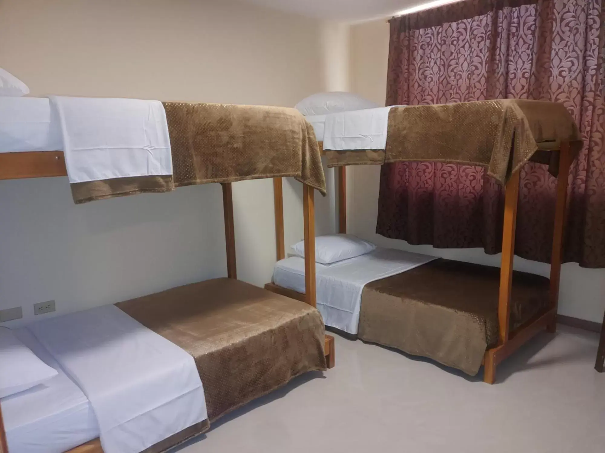 Quadruple Room with Bathroom in Hotel Bonanza Quadruple Room with Bathroom in Hotel Bonanza