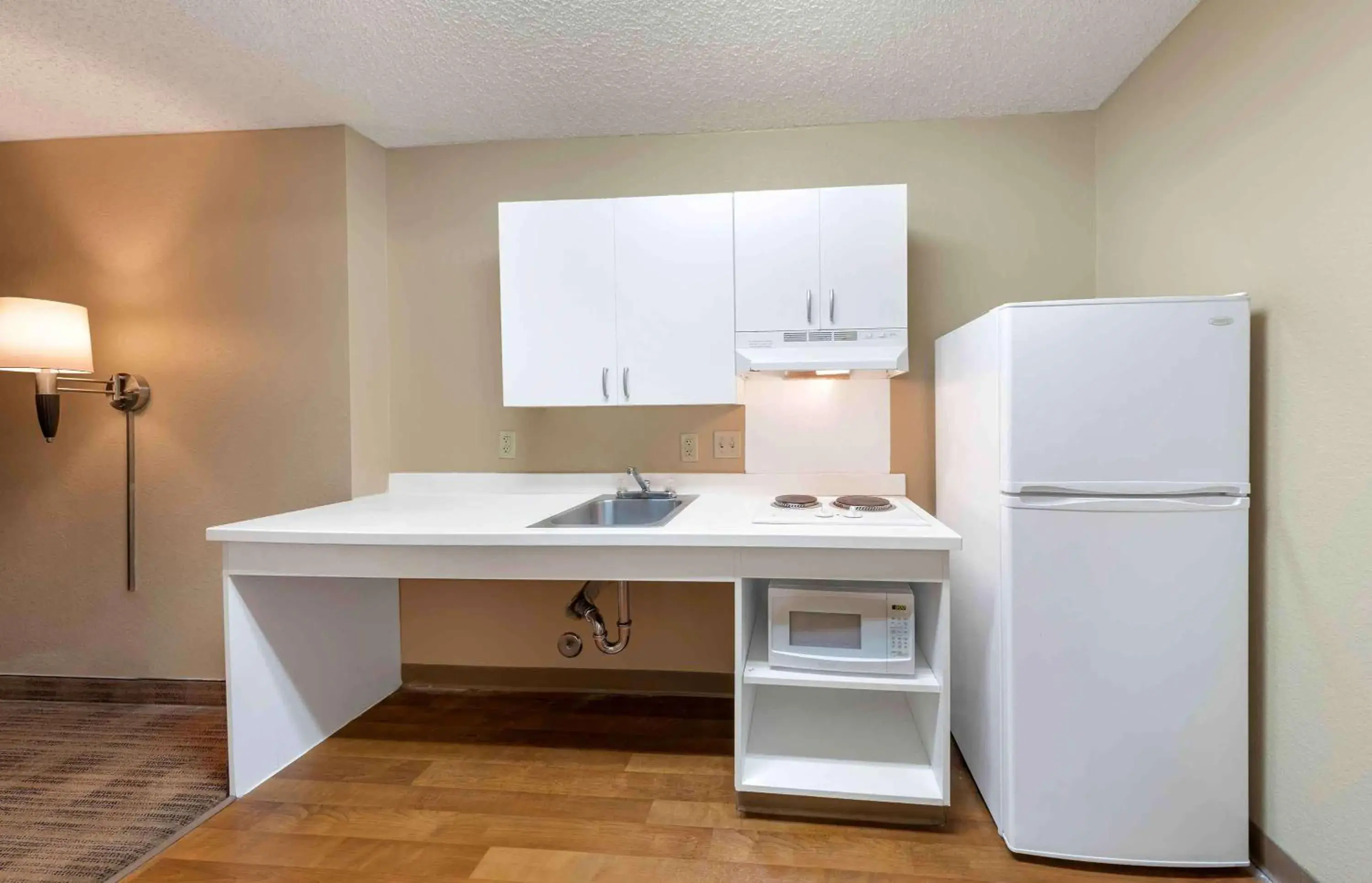 Bedroom, Kitchen/Kitchenette in Extended Stay America Suites - Los Angeles - Carson