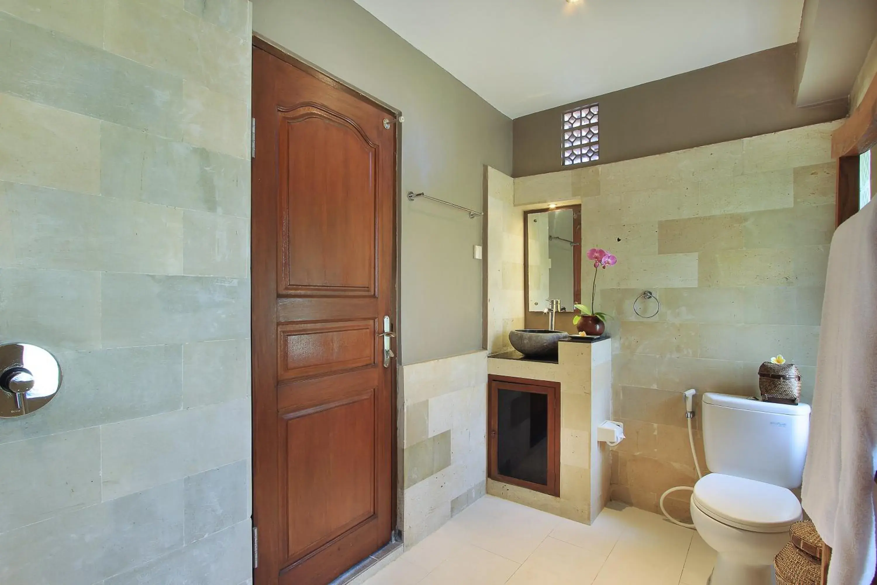 Bathroom in D'Legon Luxury Villas