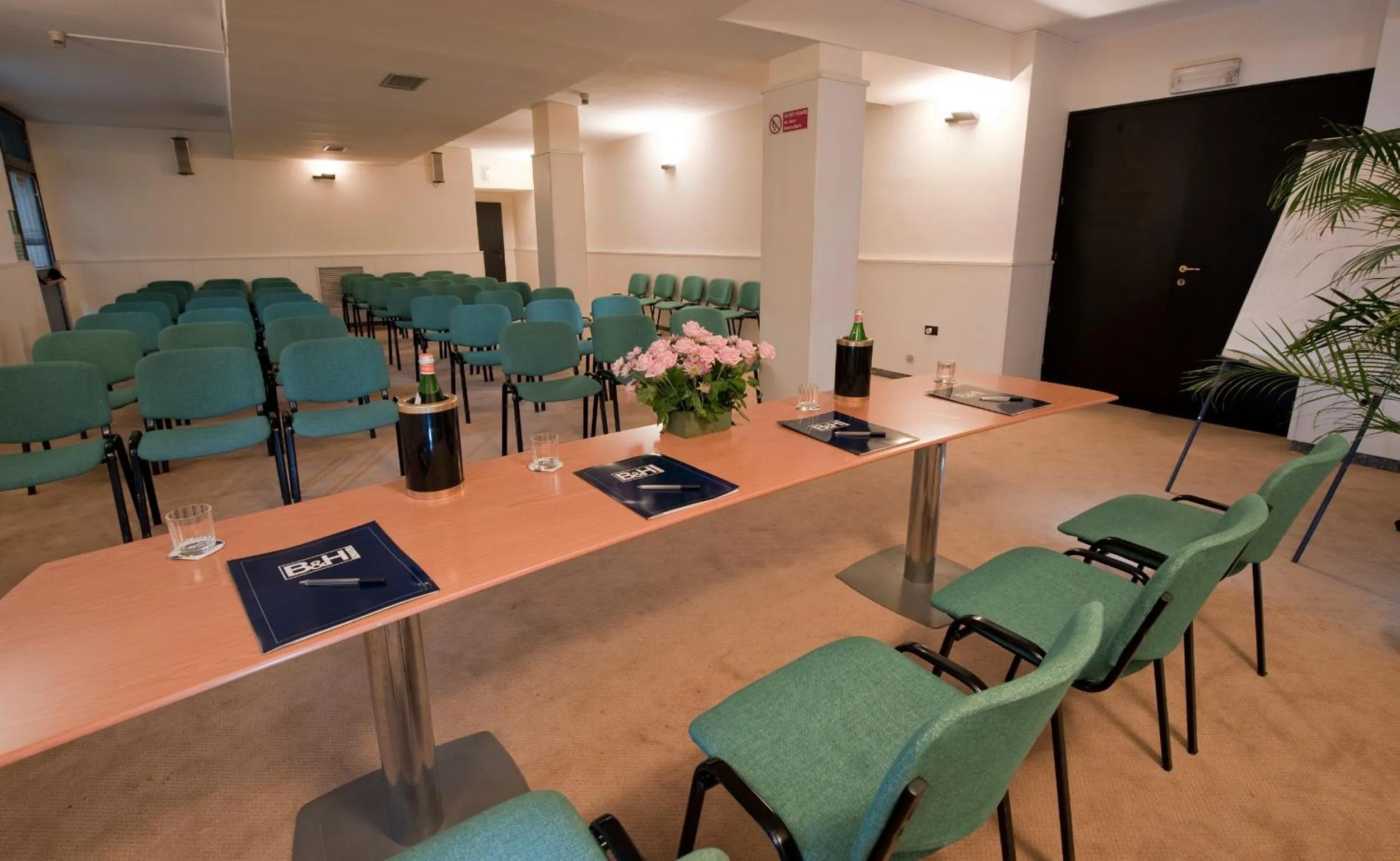 Business facilities in Hotel Comtur