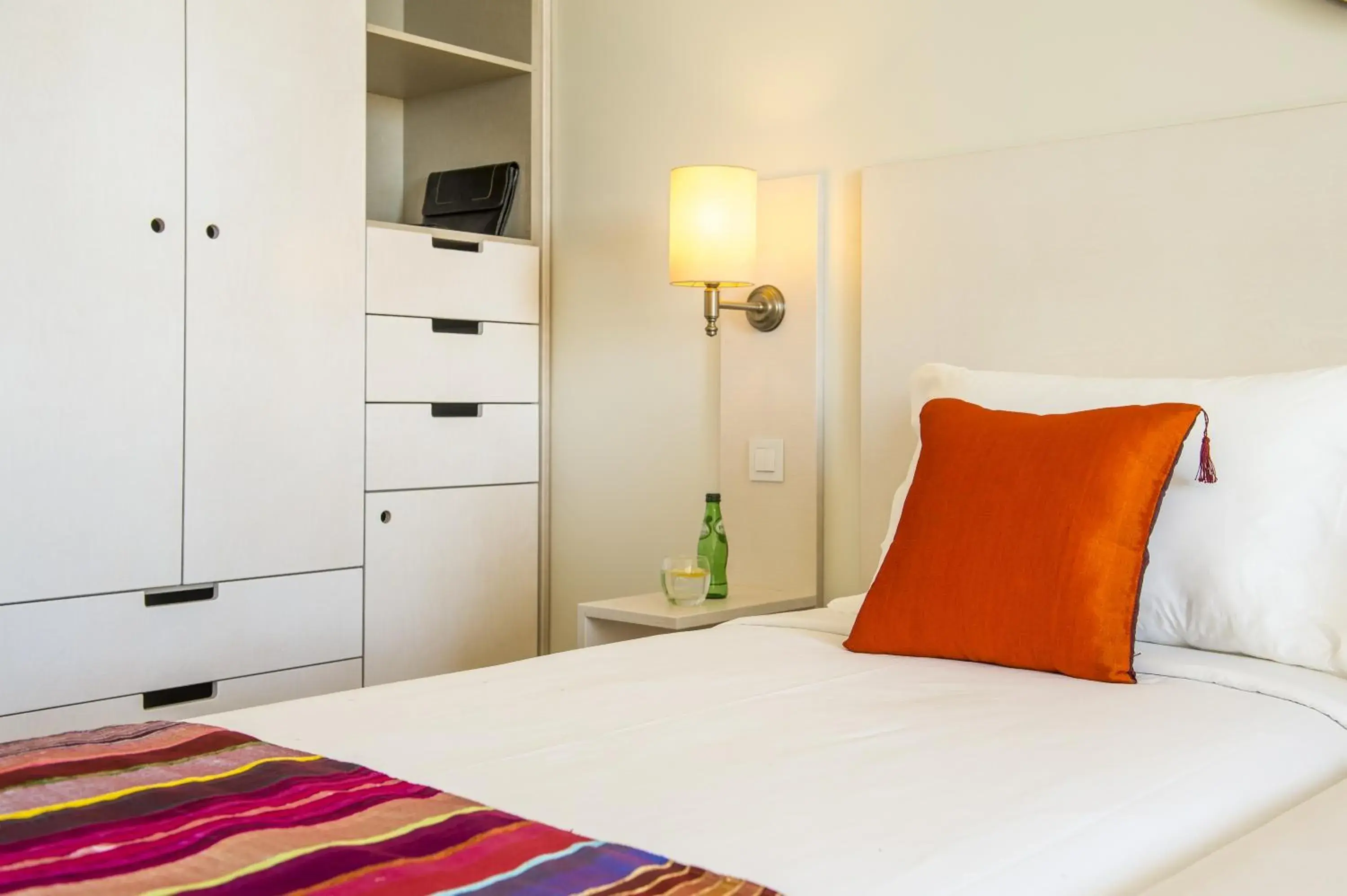 Twin Room with Extra Bed and Balcony in Hotel Londres Estoril / Cascais