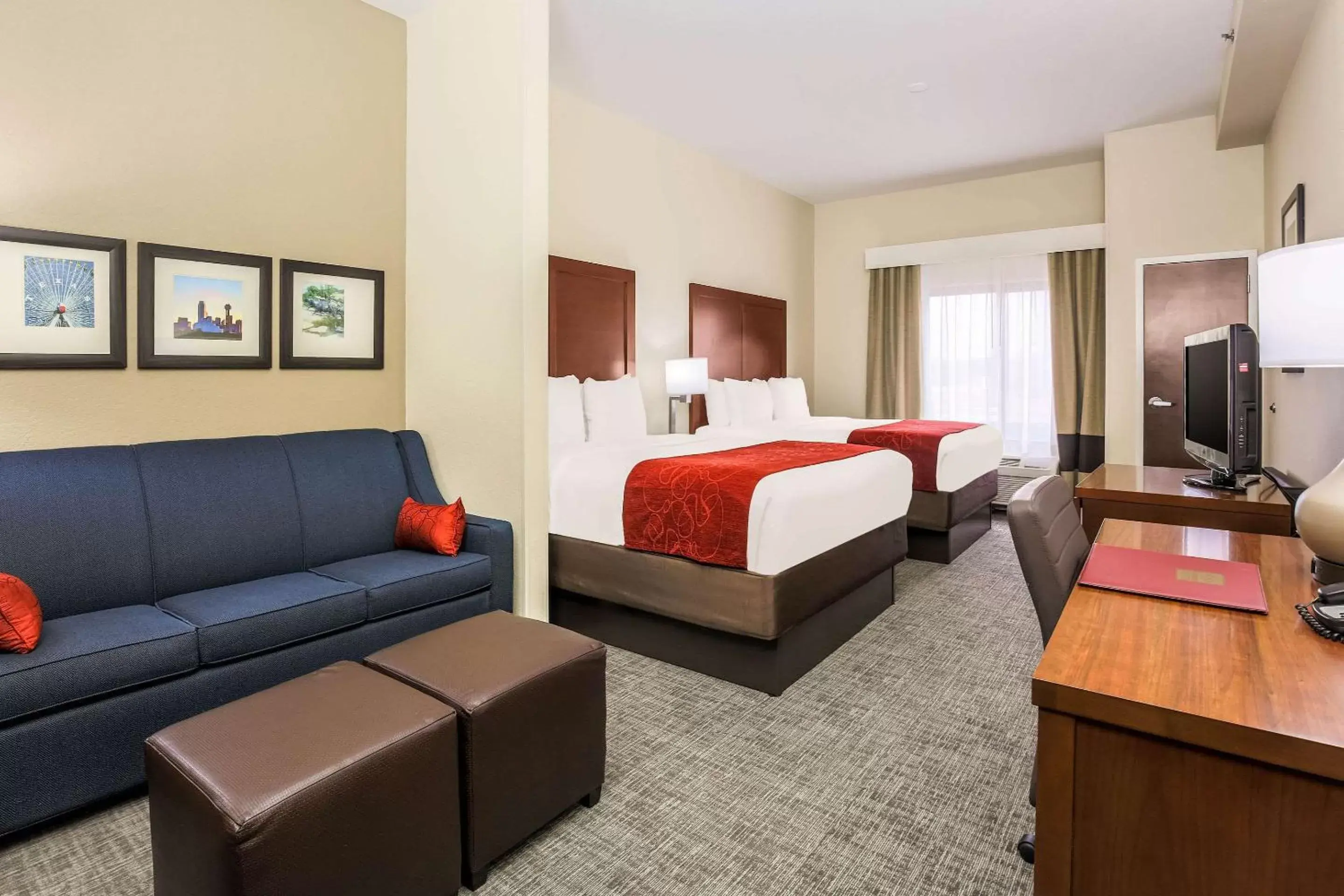 Photo of the whole room in Comfort Suites DFW N/Grapevine