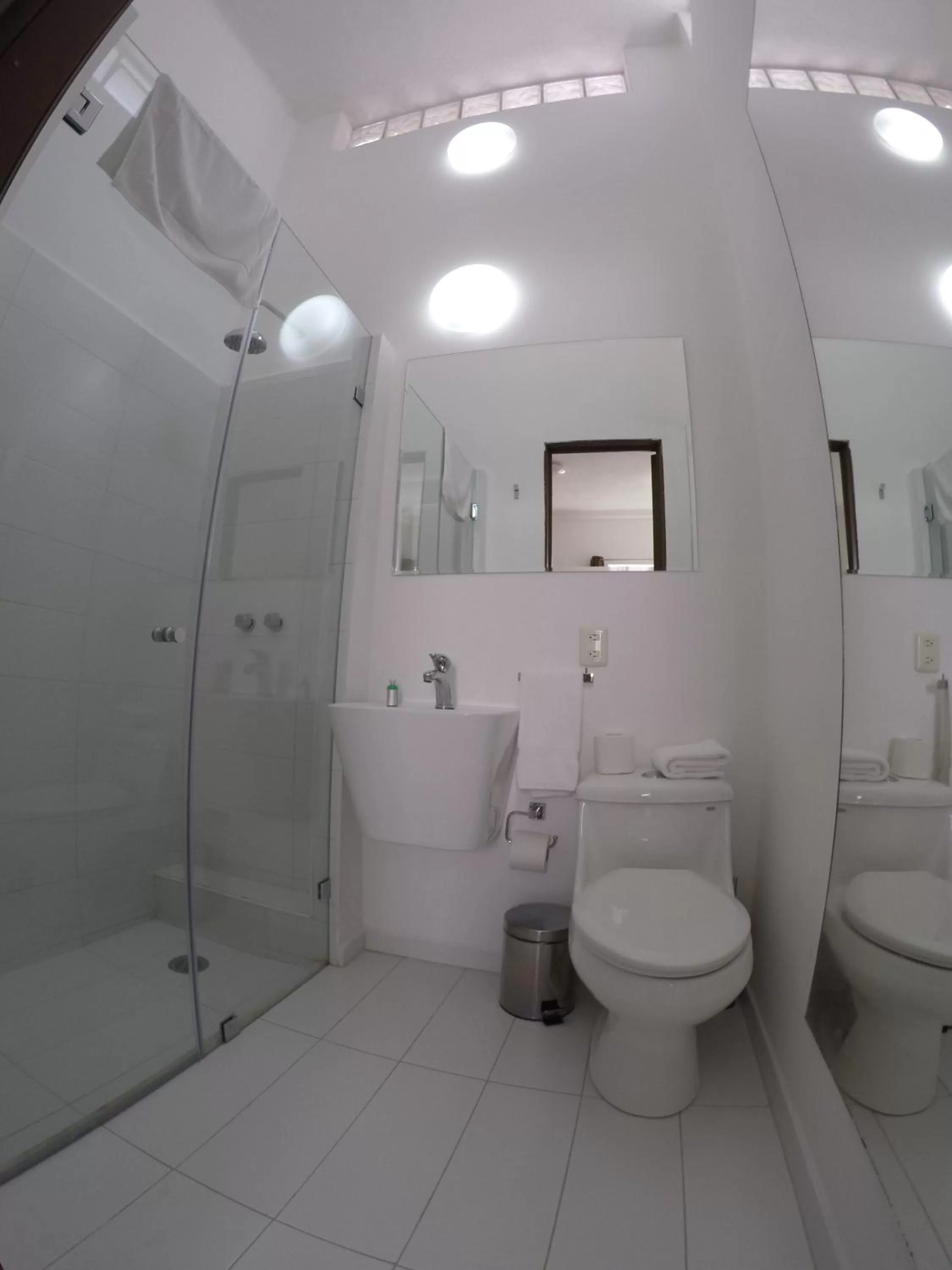 Bathroom in Distrito Condesa Rooms and Studios