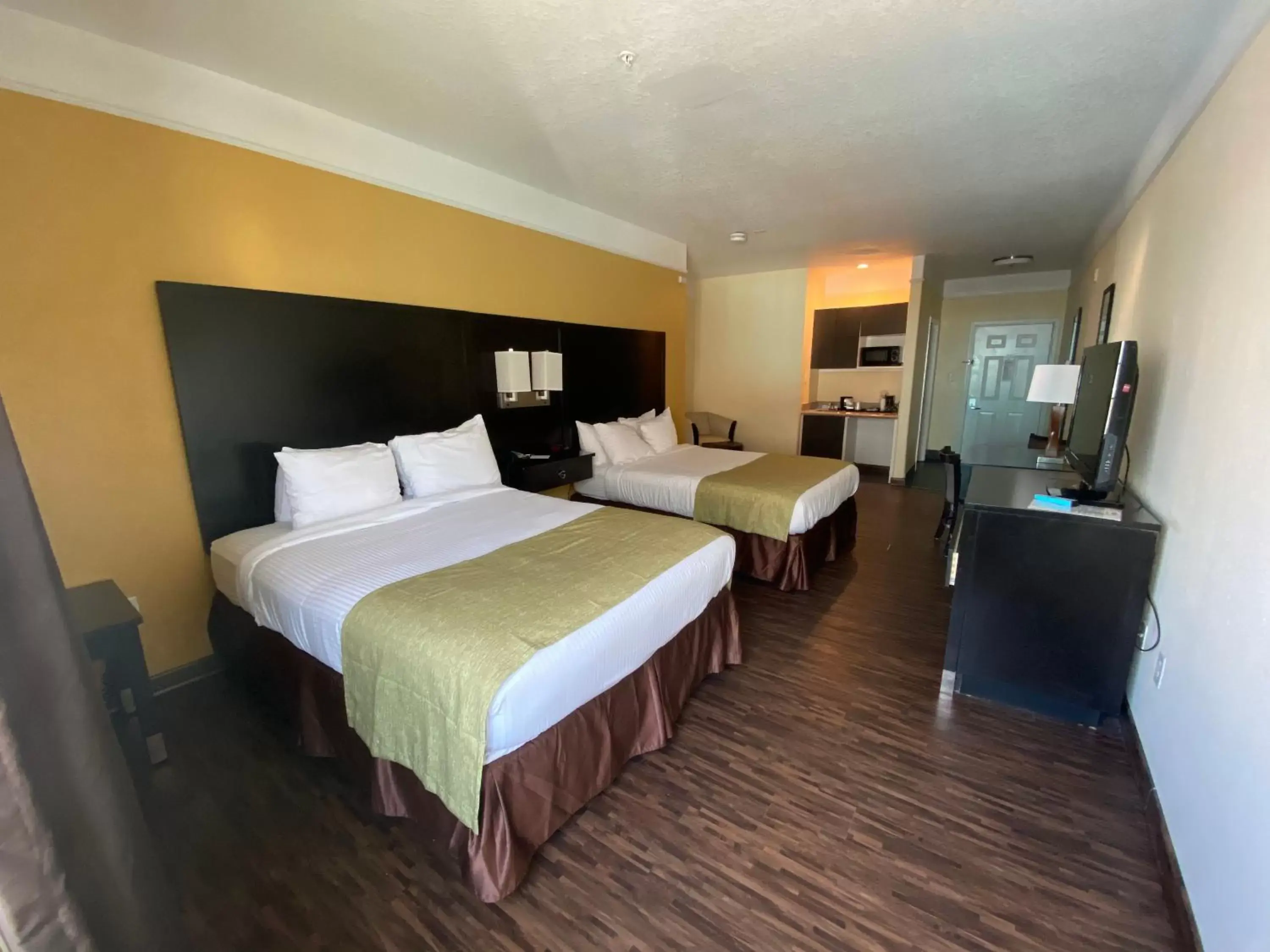 Photo of the whole room, Bed in Galveston Beach Hotel