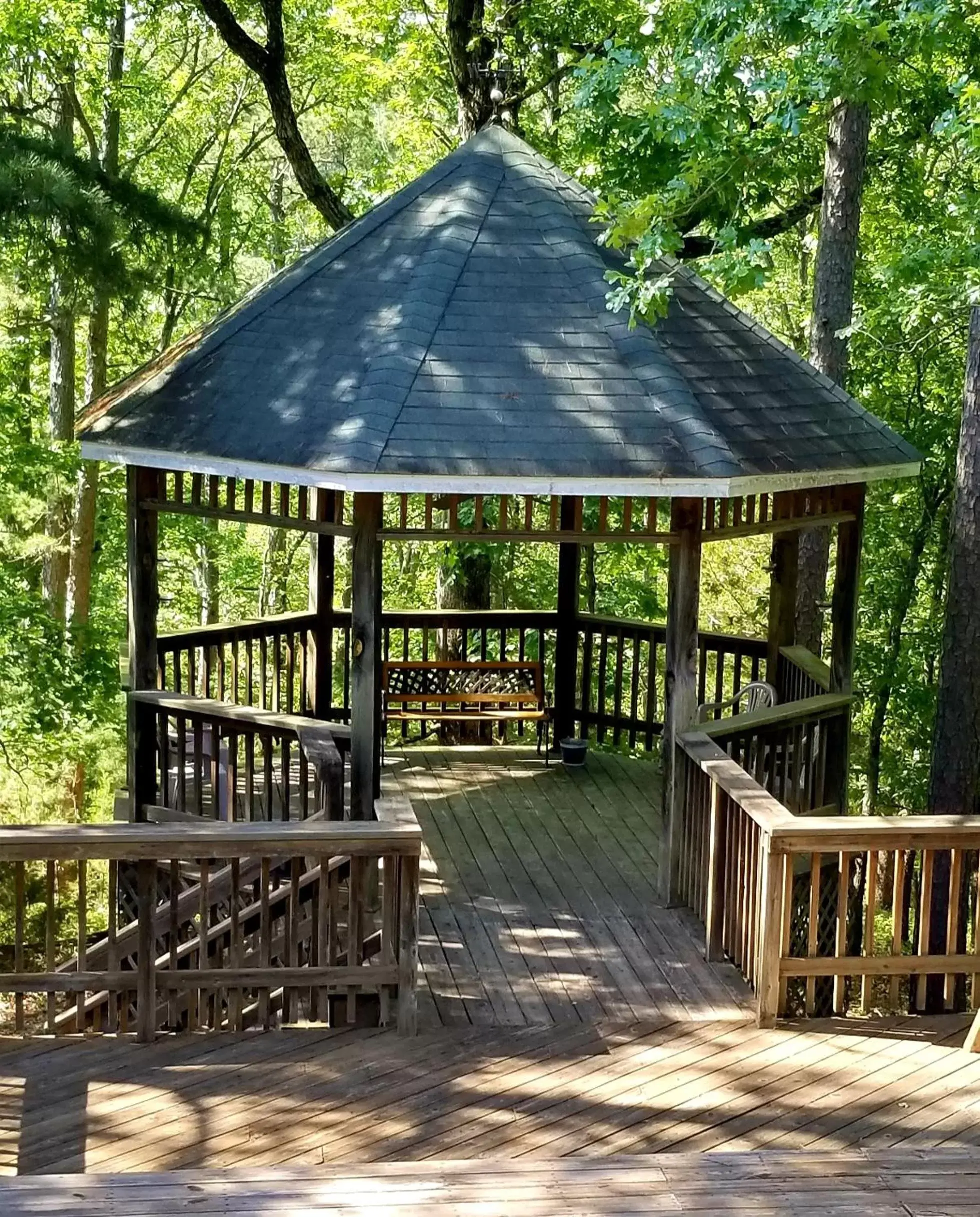 Patio in Evening Shade Inn