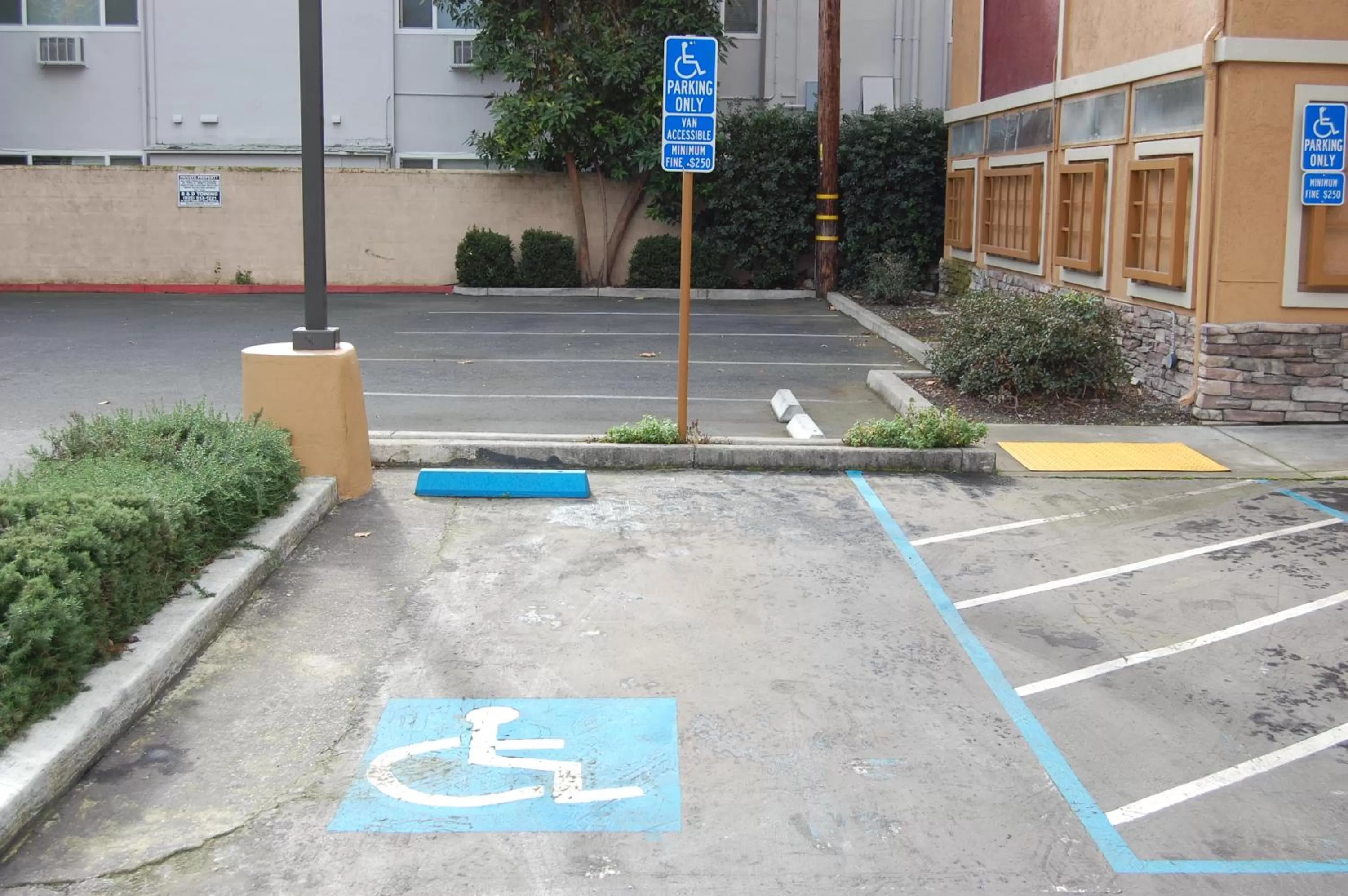 Facility for disabled guests in Pleasant Hill Inn