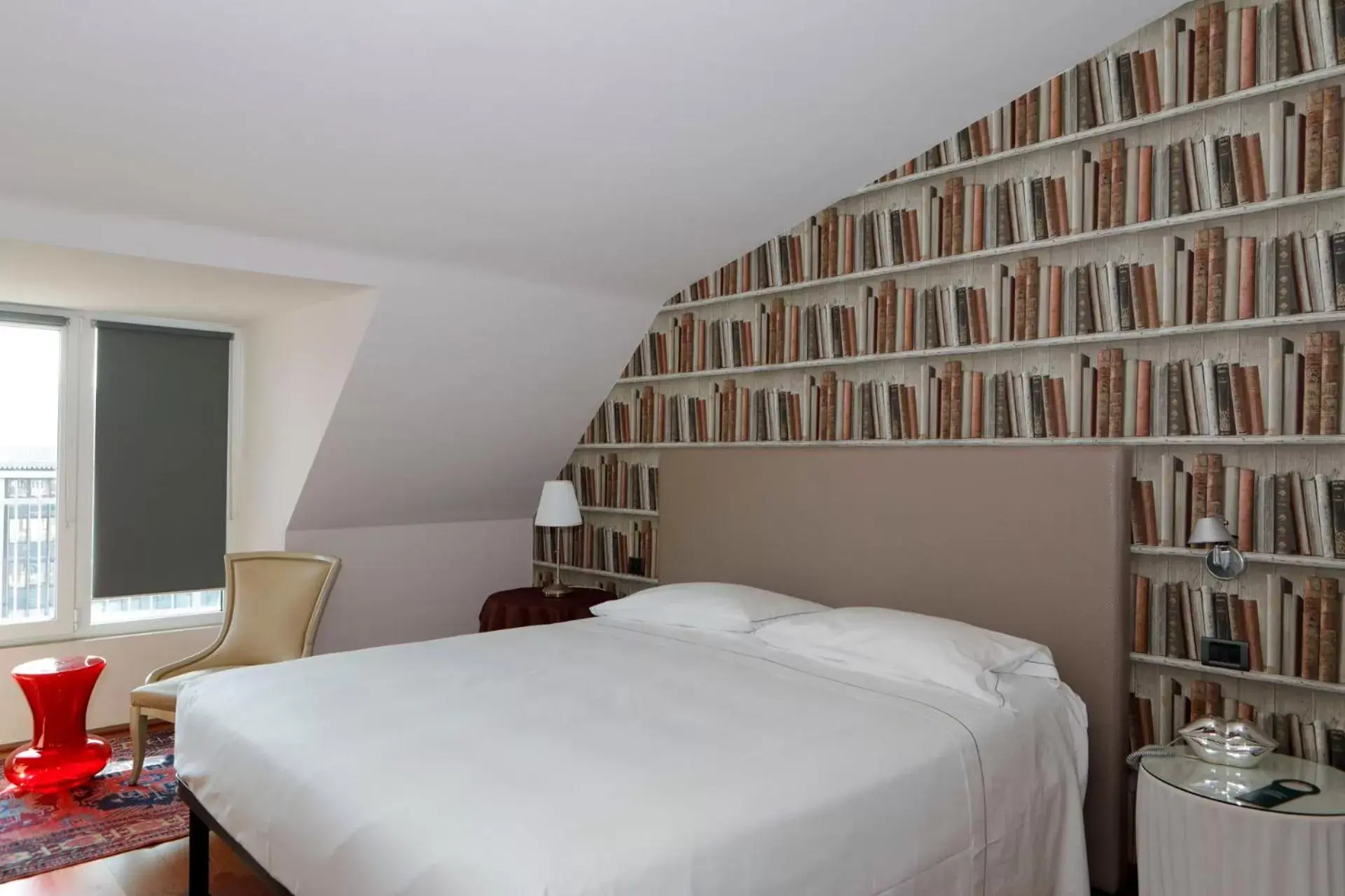 Bedroom, Library in Hotel Lancaster