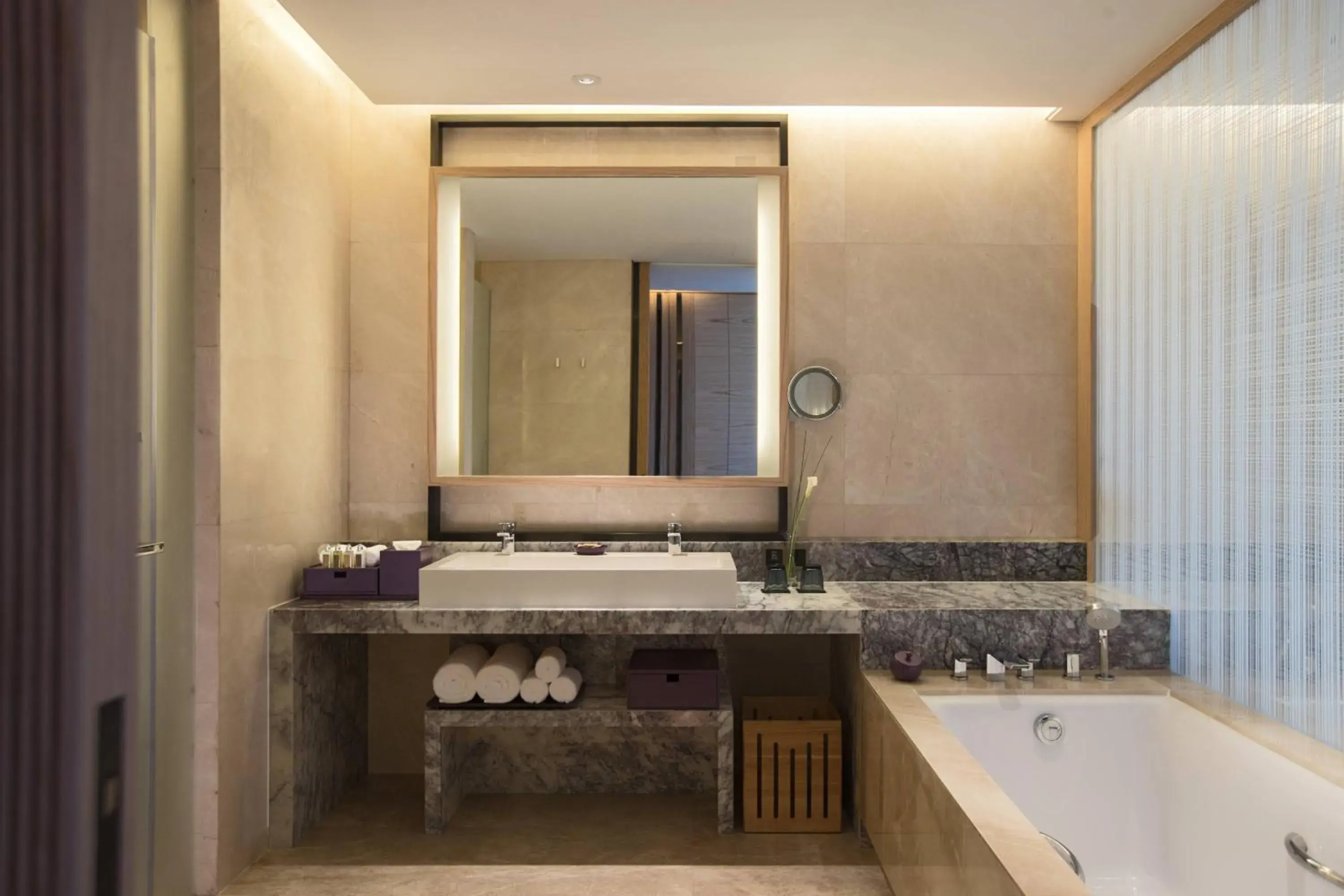 Bathroom in Renaissance Haikou Hotel