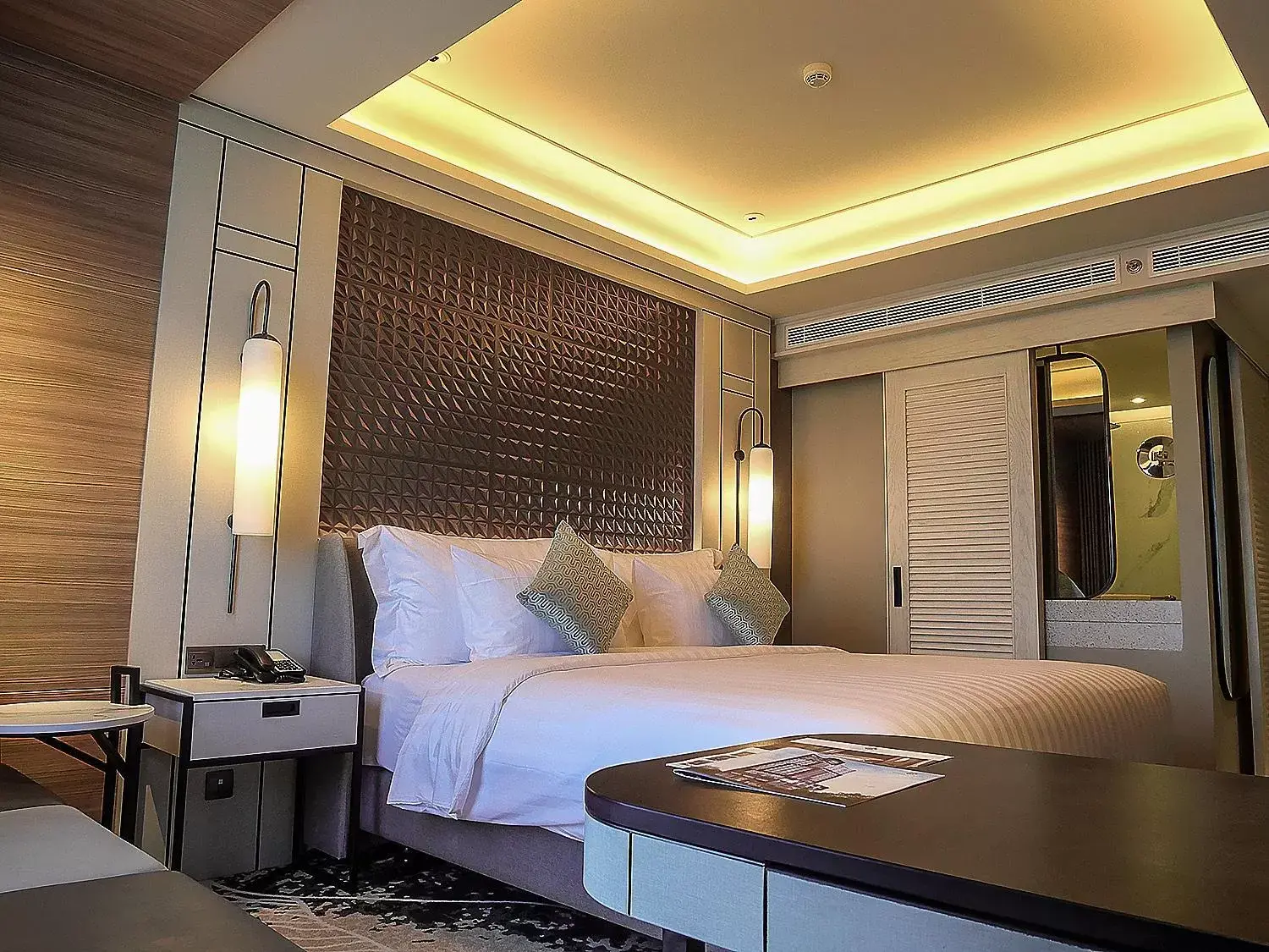 Bed in Movenpick Surabaya City