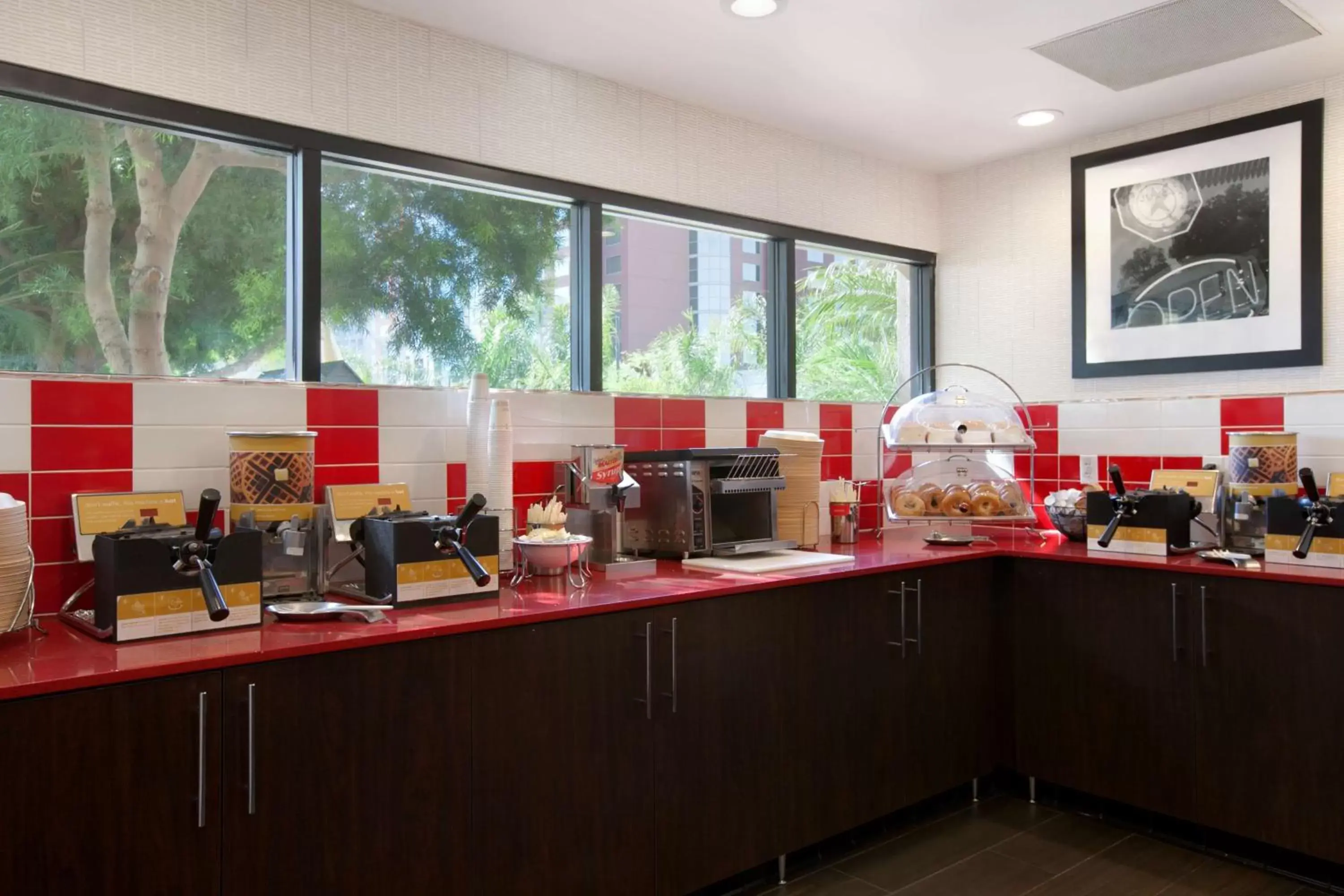 Dining area, Restaurant/Places to Eat in Hampton Inn & Suites Anaheim Garden Grove