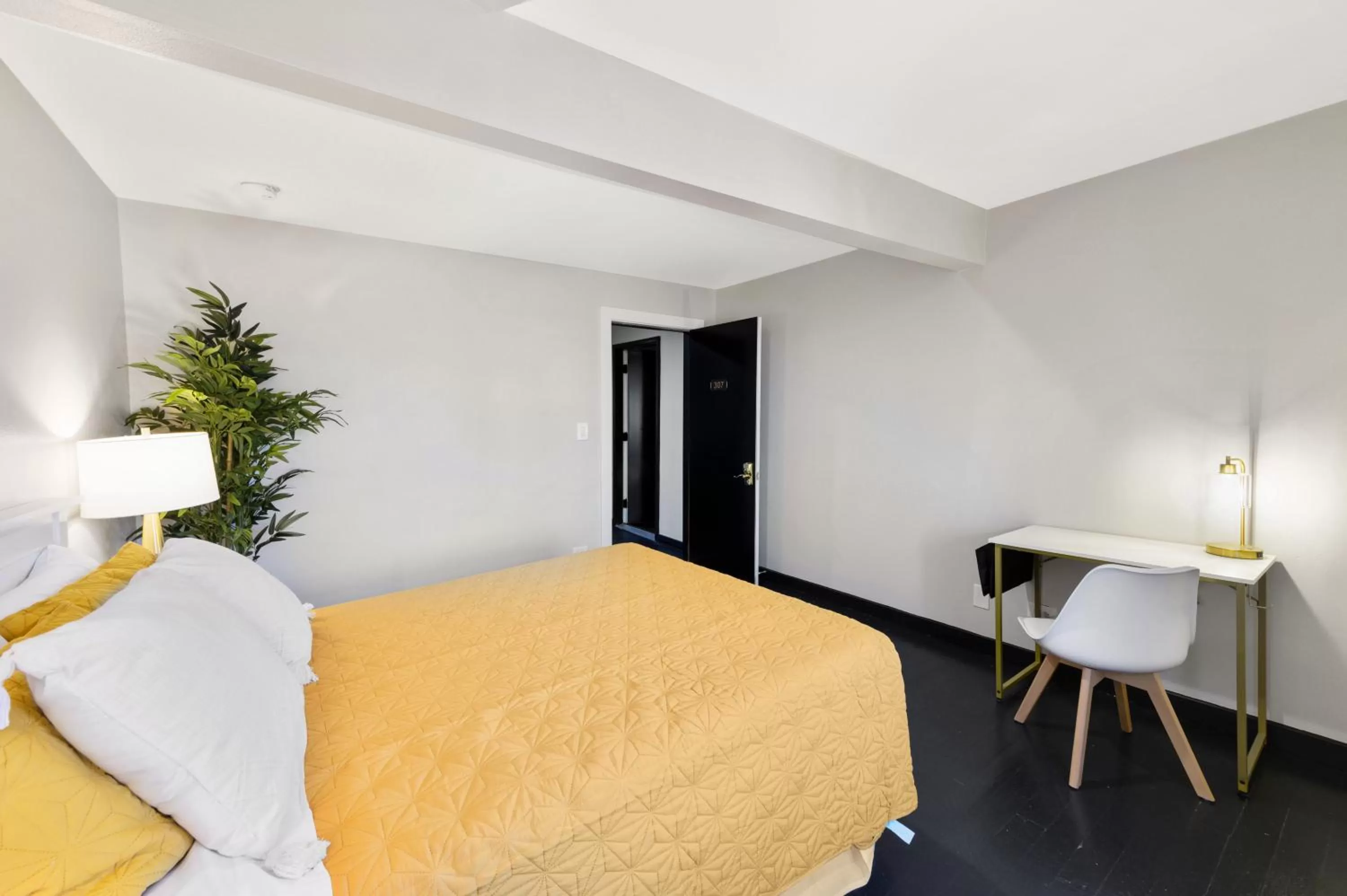 Bed in Randolph Hotel