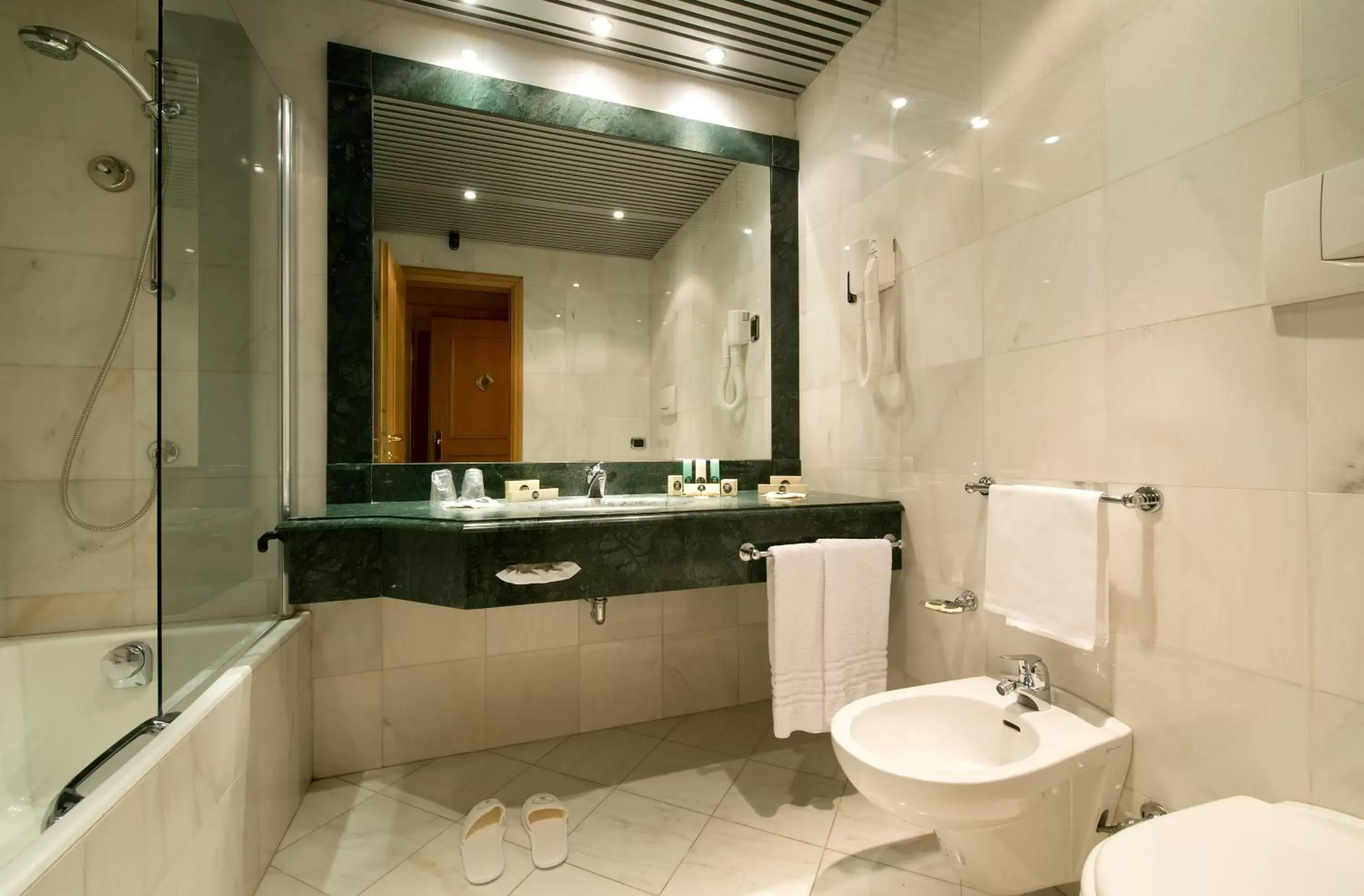 Bathroom in Grand Hotel Barone Di Sassj