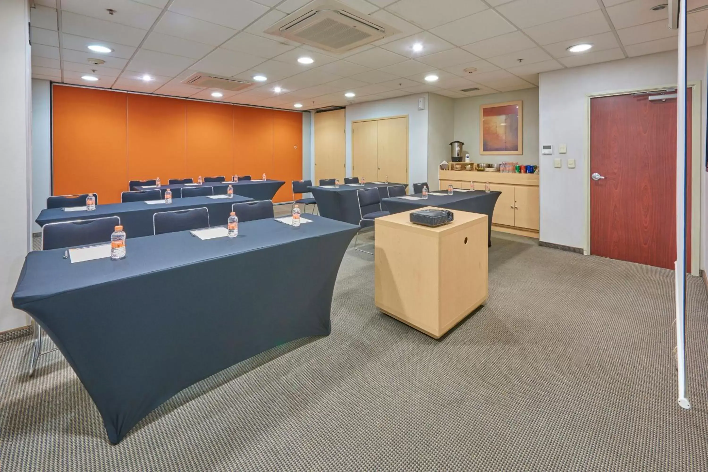 Meeting/conference room in City Express by Marriott Saltillo Sur