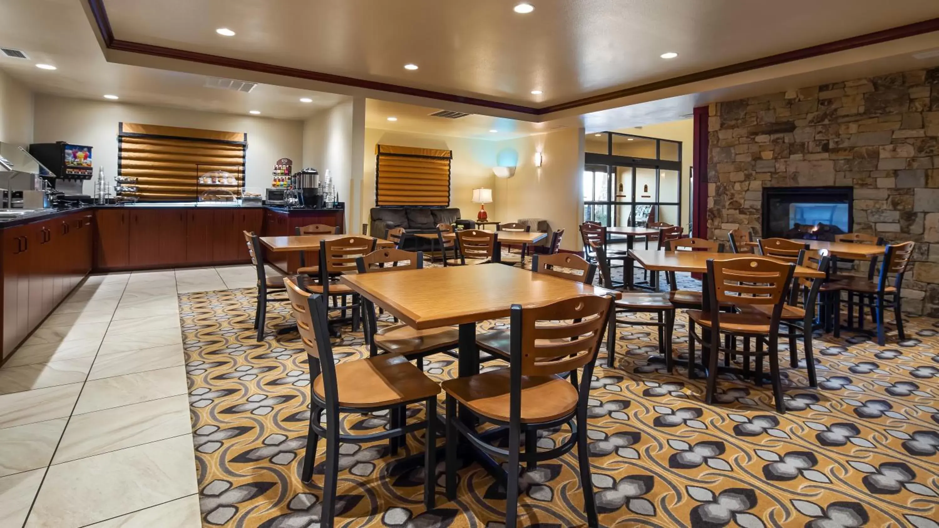 Continental breakfast, Restaurant/Places to Eat in Best Western Shelby Inn & Suites