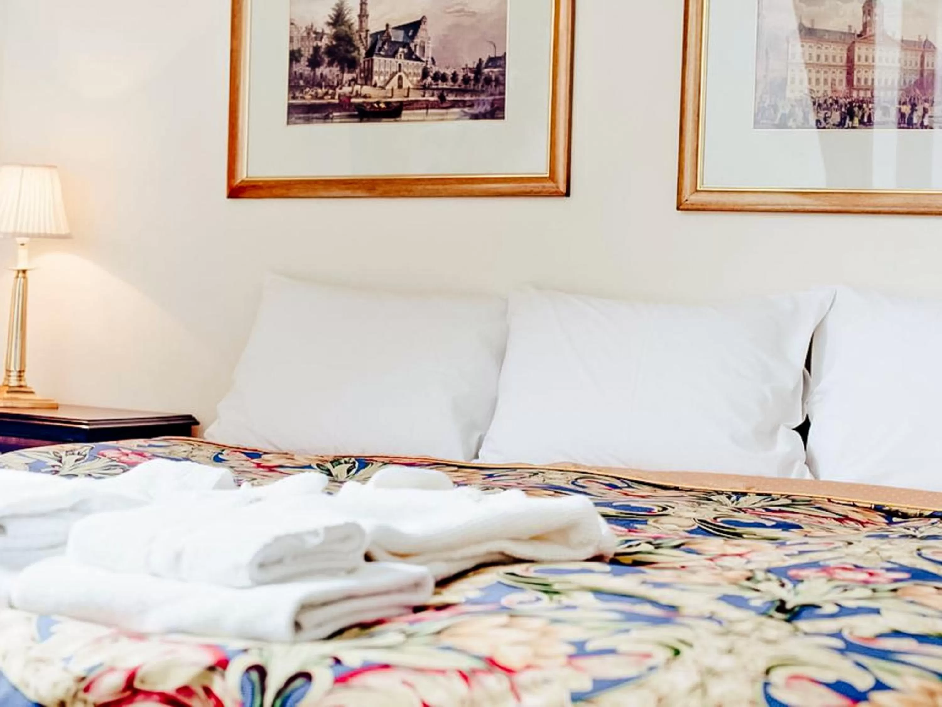 Bed in Miodosytnia Aparthotel