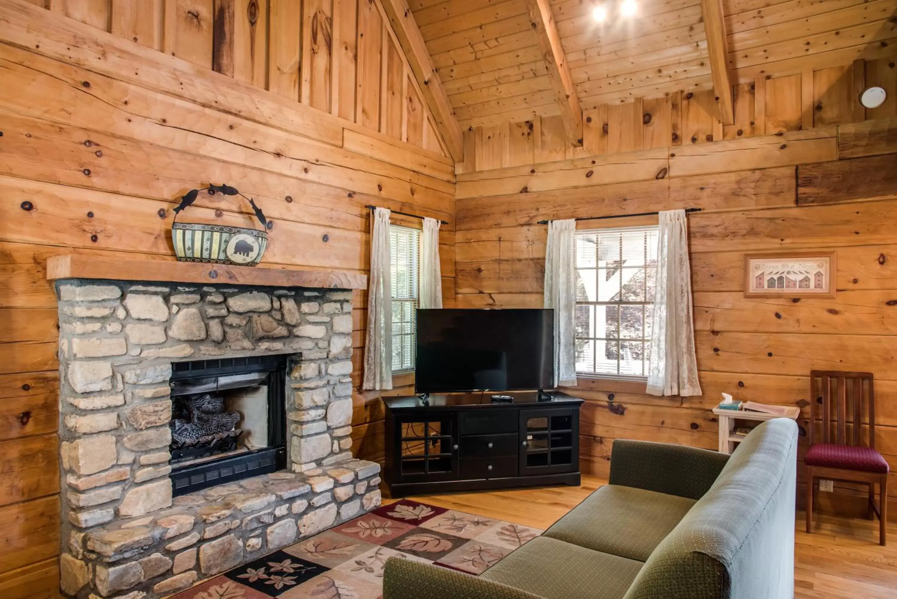 TV/Entertainment Center in Boxwood Lodge Blowing Rock near Boone-University