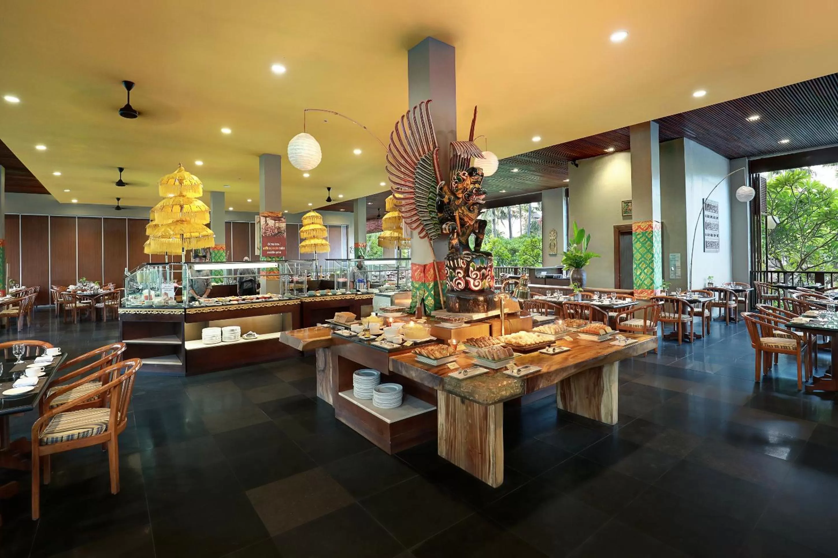 Restaurant/places to eat in Legian Beach Hotel