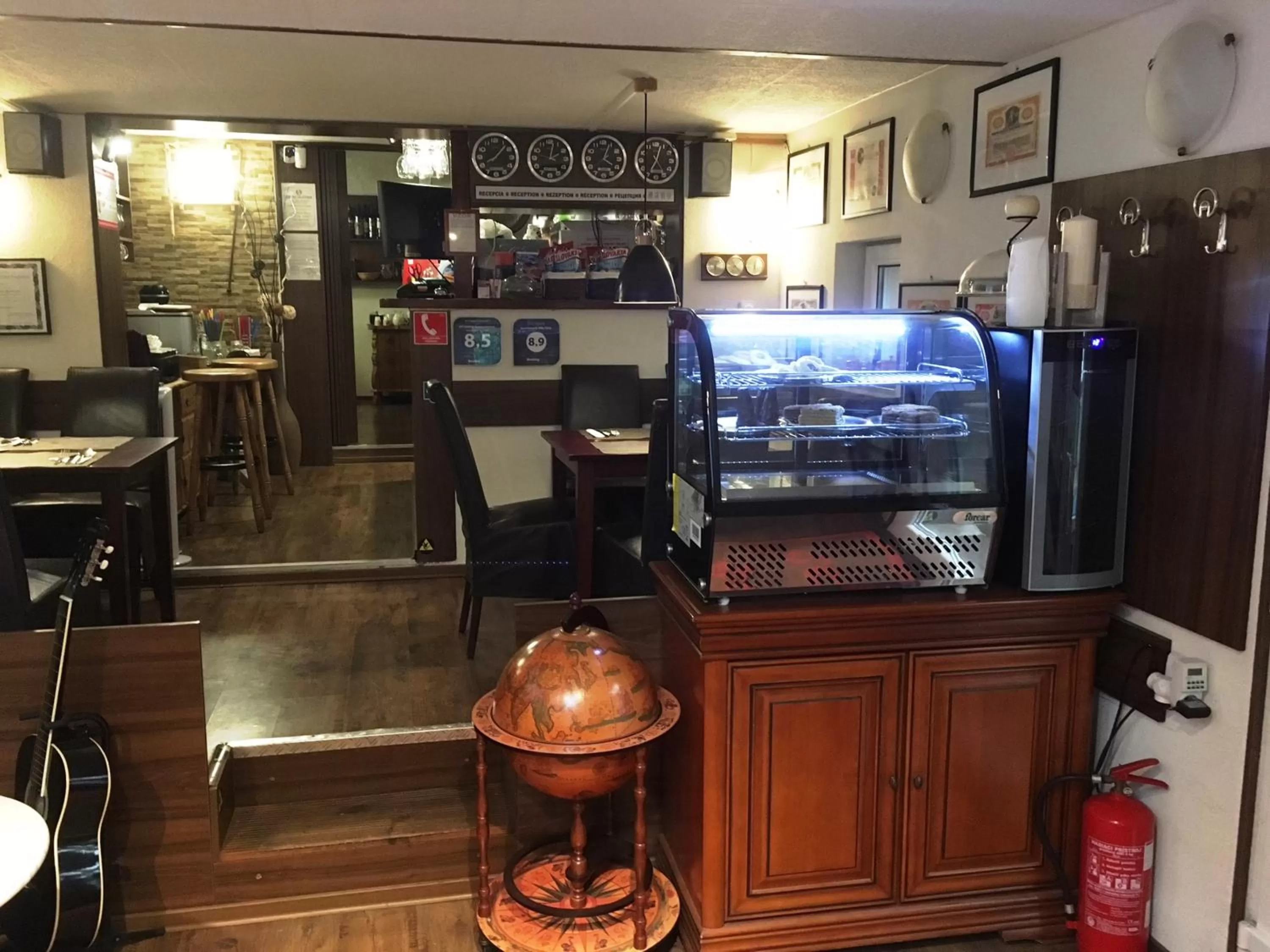 Meals in Spa & Pool Apartment Hotel - Restaurant VILLA IVICA