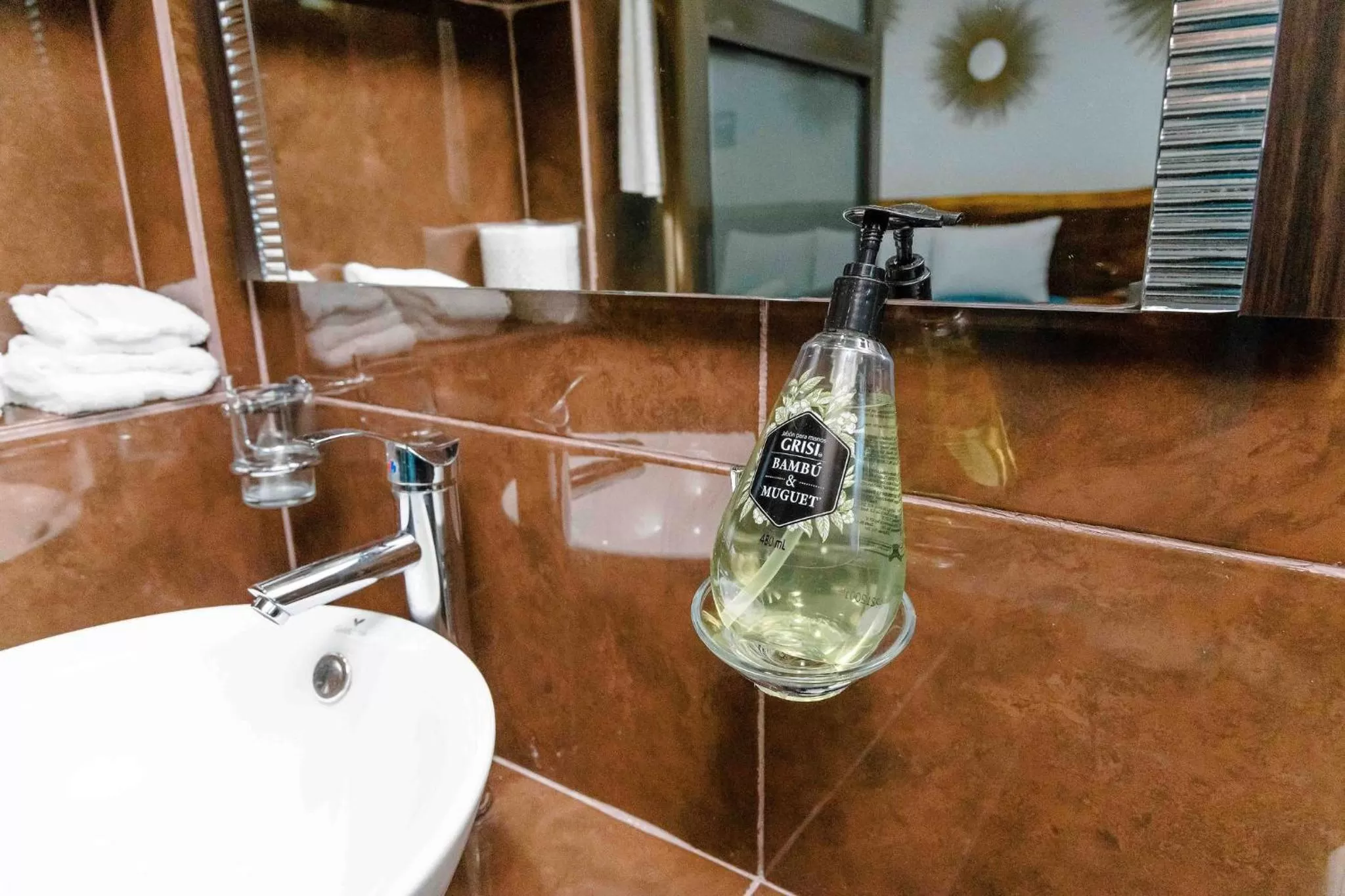 Bathroom in Hotel Naomi City center