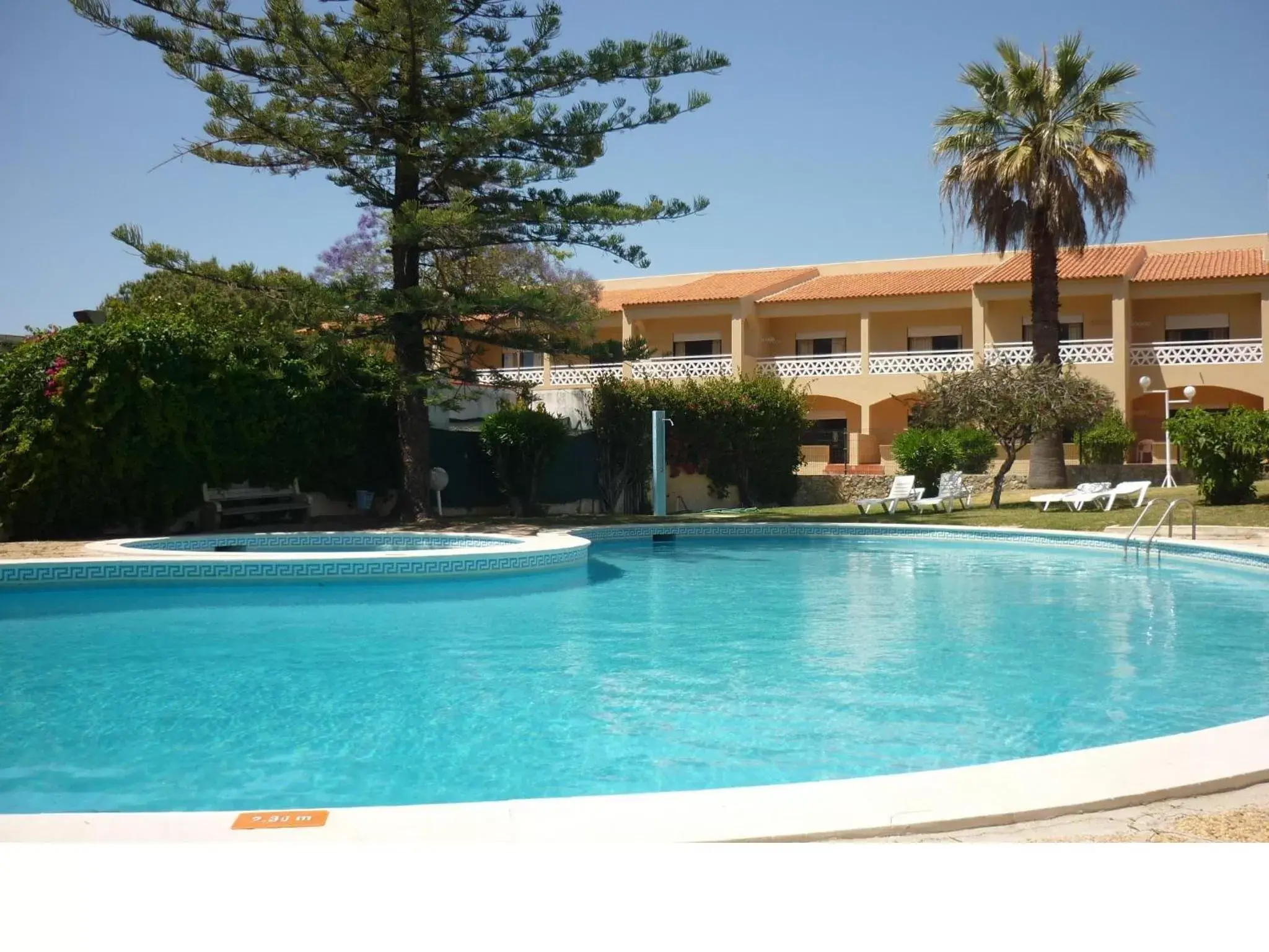 Property building, Swimming Pool in Apartamentos Mar-Sol Villas