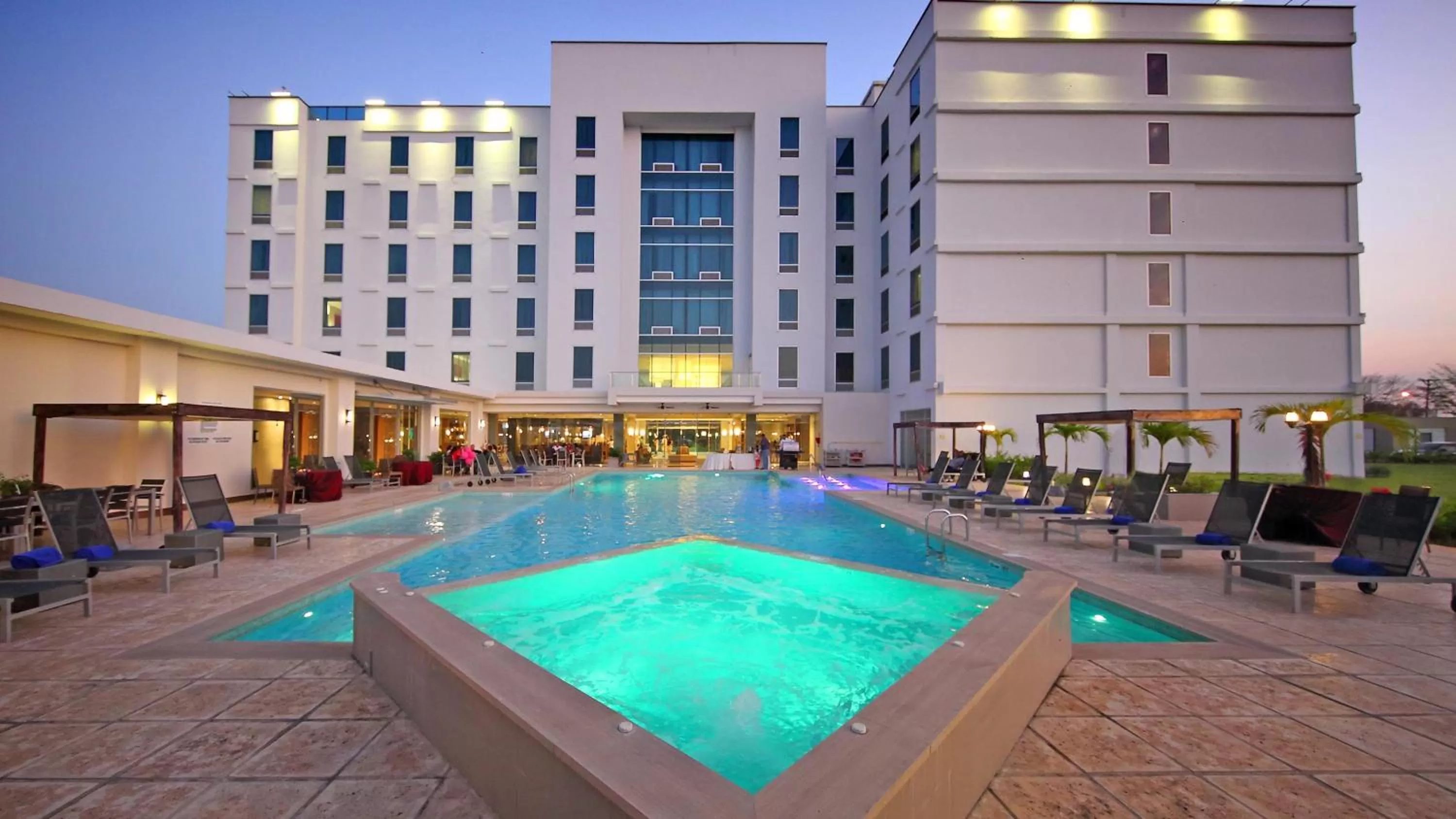Swimming pool in Crowne Plaza Airport by IHG