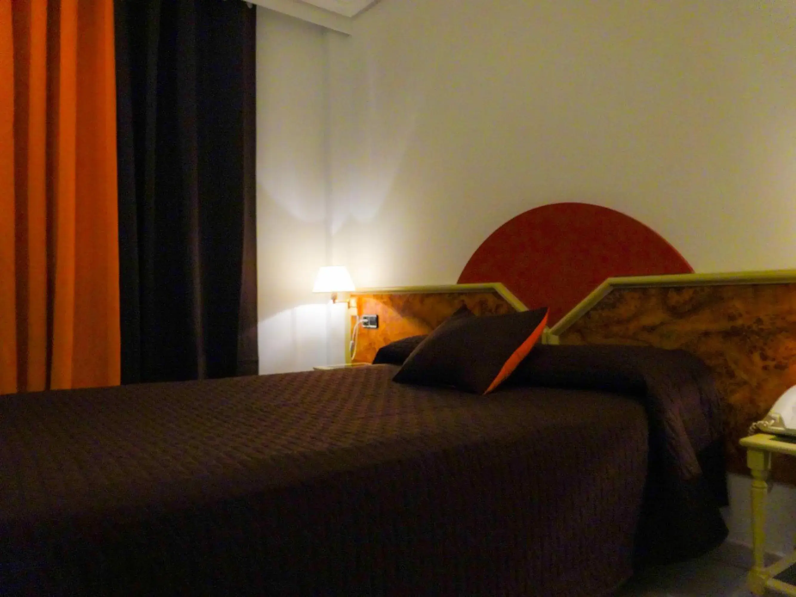 Seating area, Bed in Hotel Azuqueca