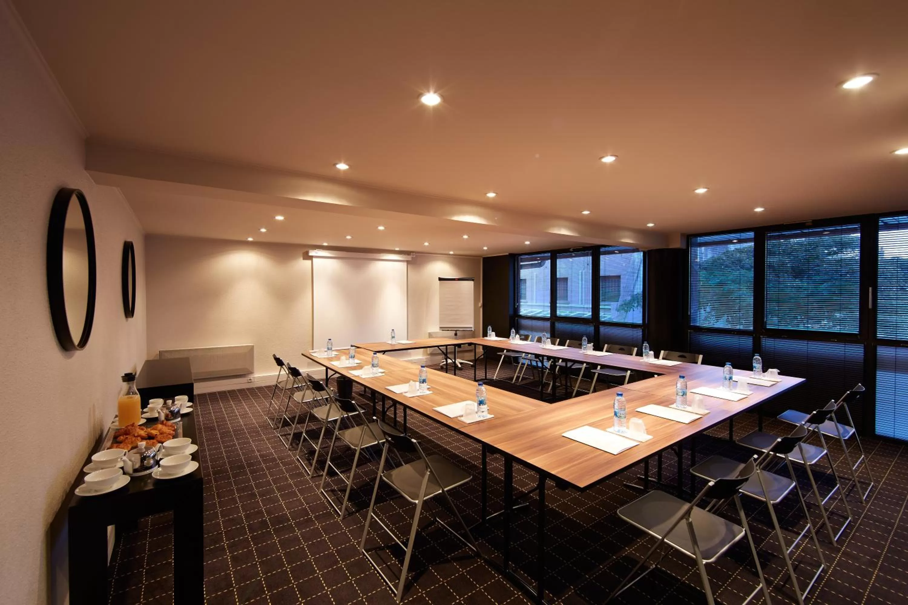 Seating area in Best Western Hotel Atrium Valence