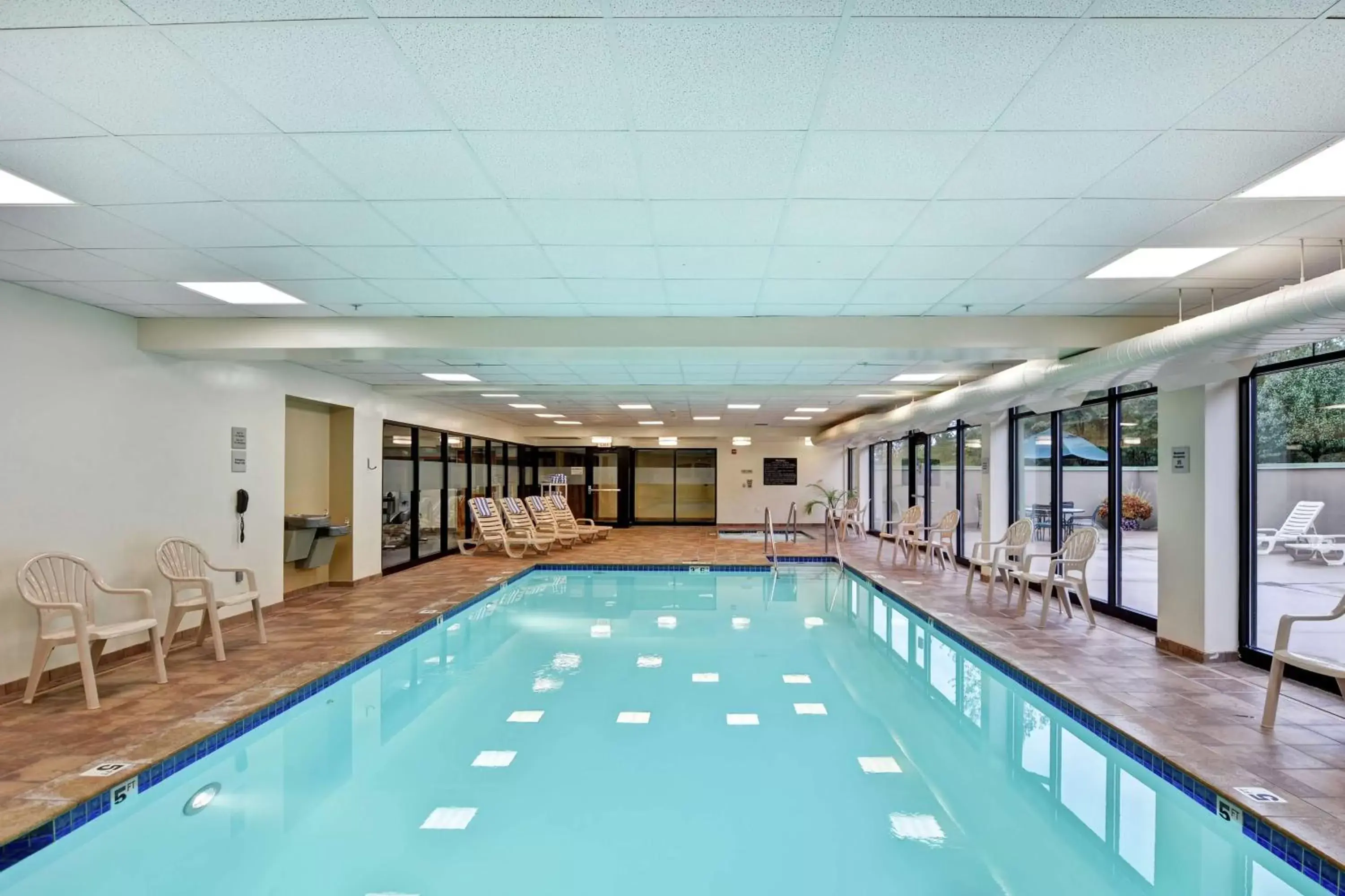 Swimming Pool in Hampton Inn & Suites Wilkes-Barre