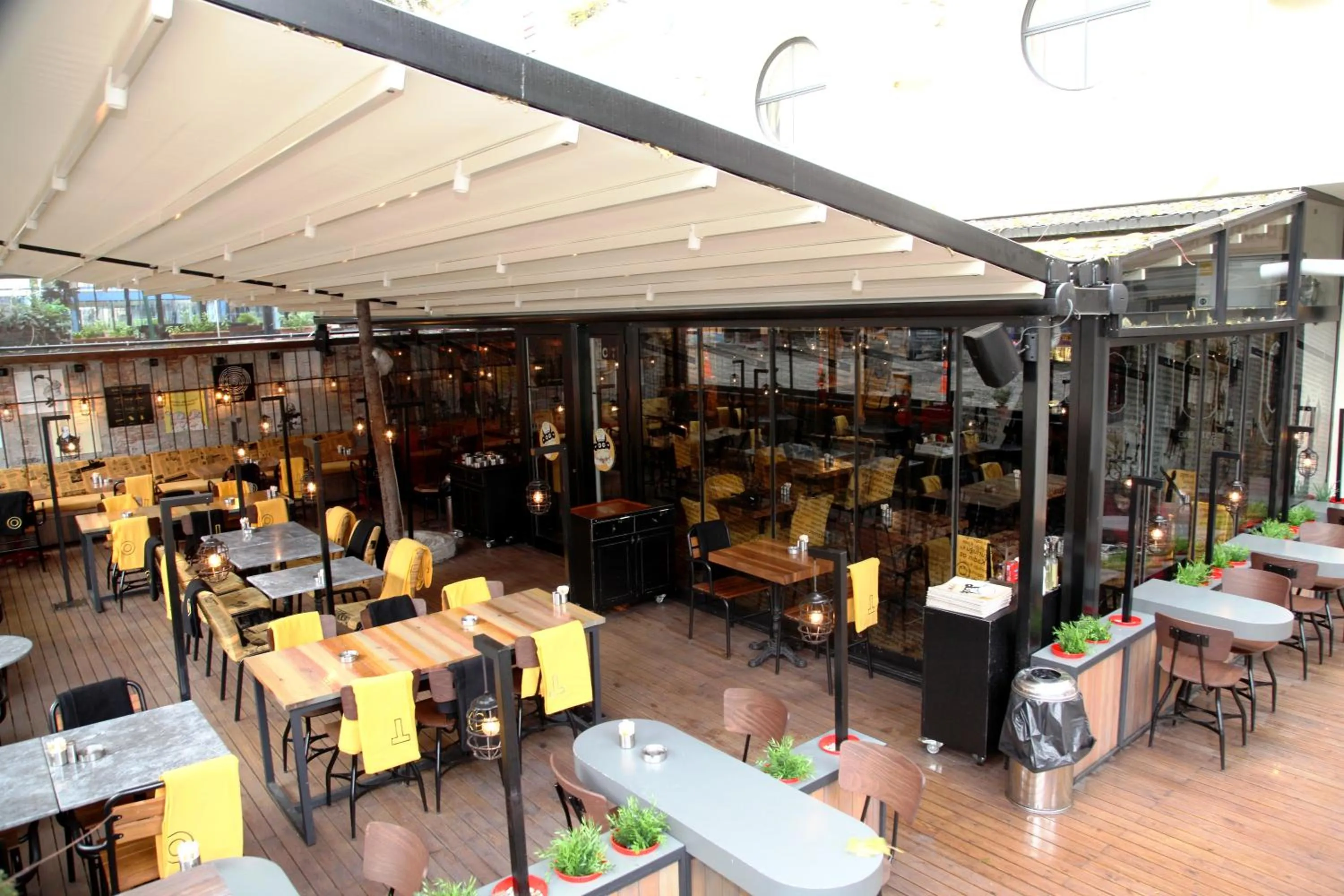 Restaurant/places to eat in Sonno Boutique Rooms & Suites