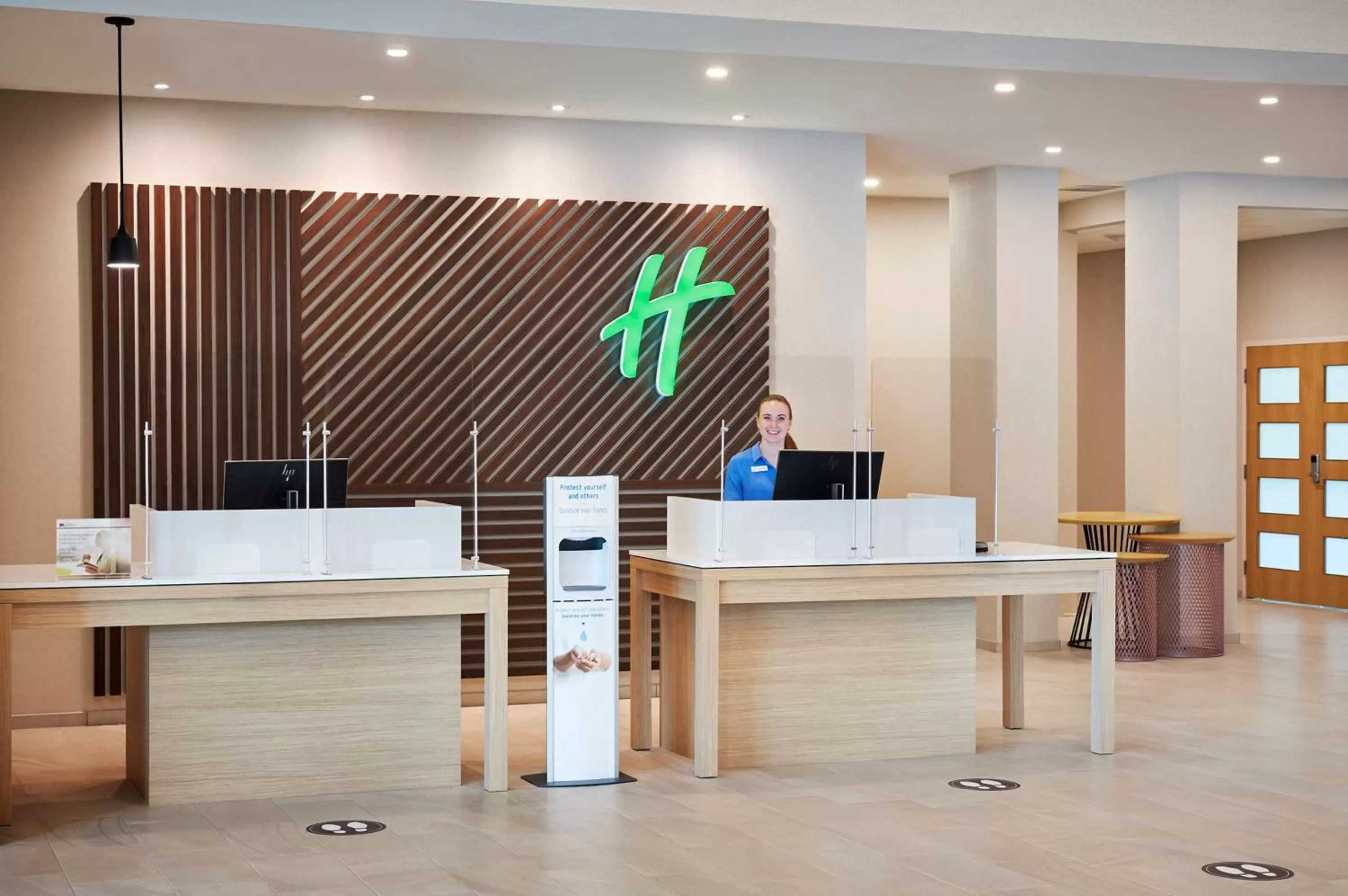 Property building in Holiday Inn & Suites Oakville at Bronte, an IHG Hotel