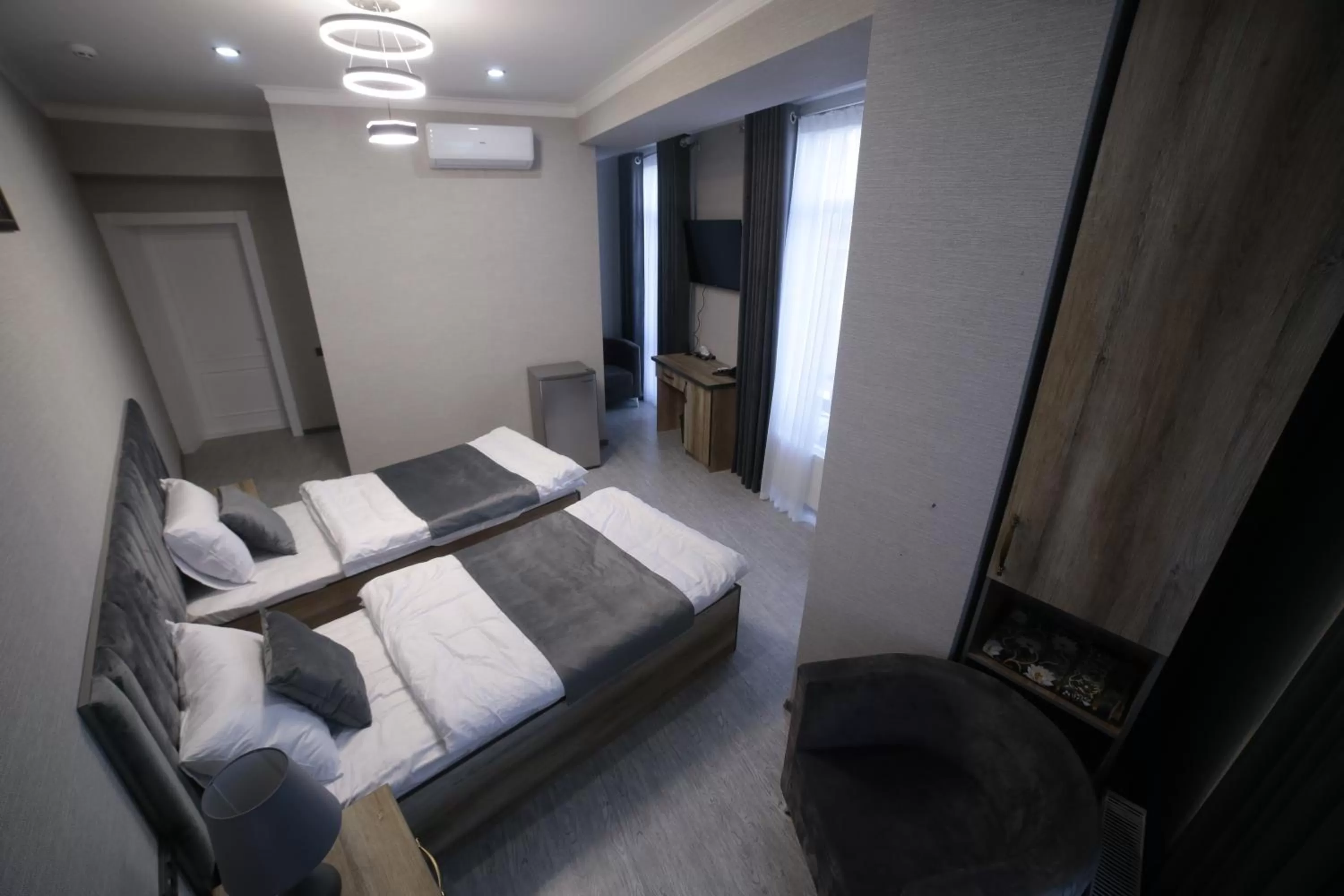 Photo of the whole room in Samarqand Darvoza