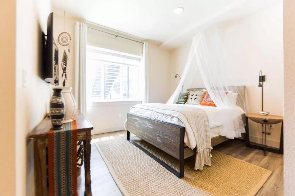 Bed in The Bishop Arts Hotel by Qresorts