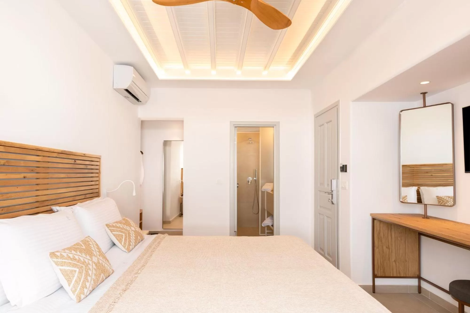 Photo of the whole room, Bed in Elena Hotel Mykonos