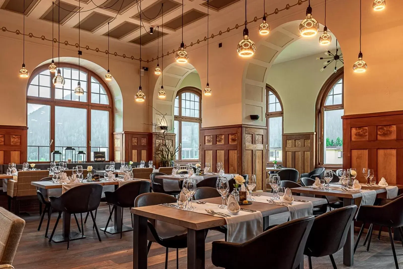 Restaurant/Places to Eat in ALPINE INN Davos